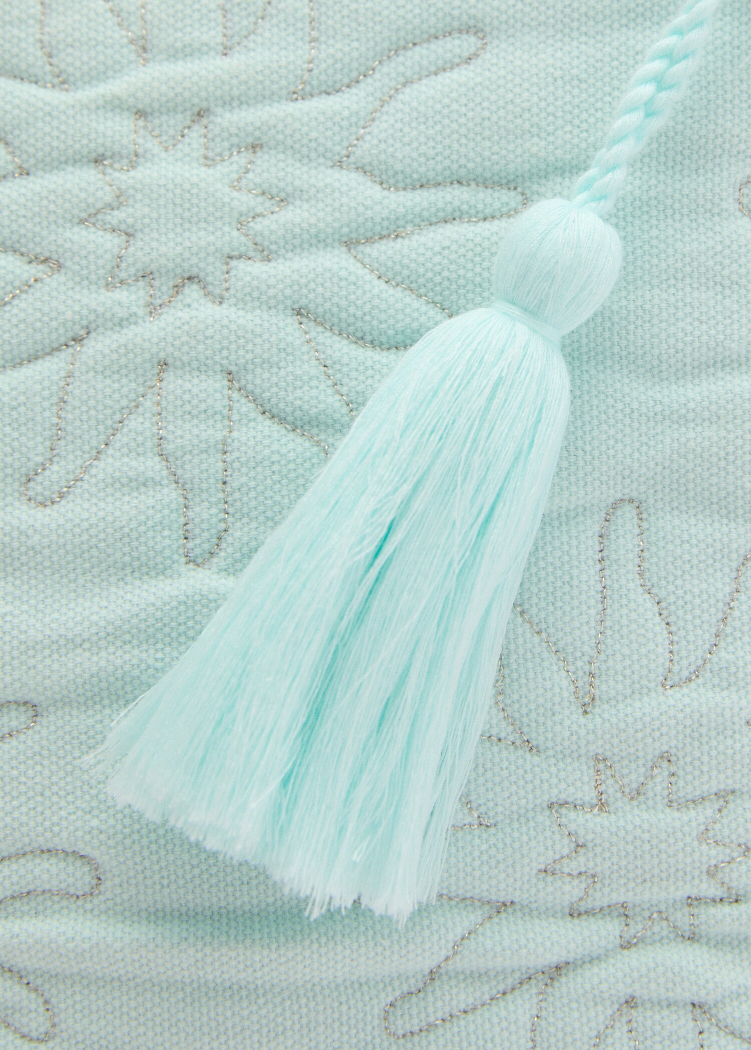 Kosmetiktasche mit bestickten Details - Detail des Artikels 1