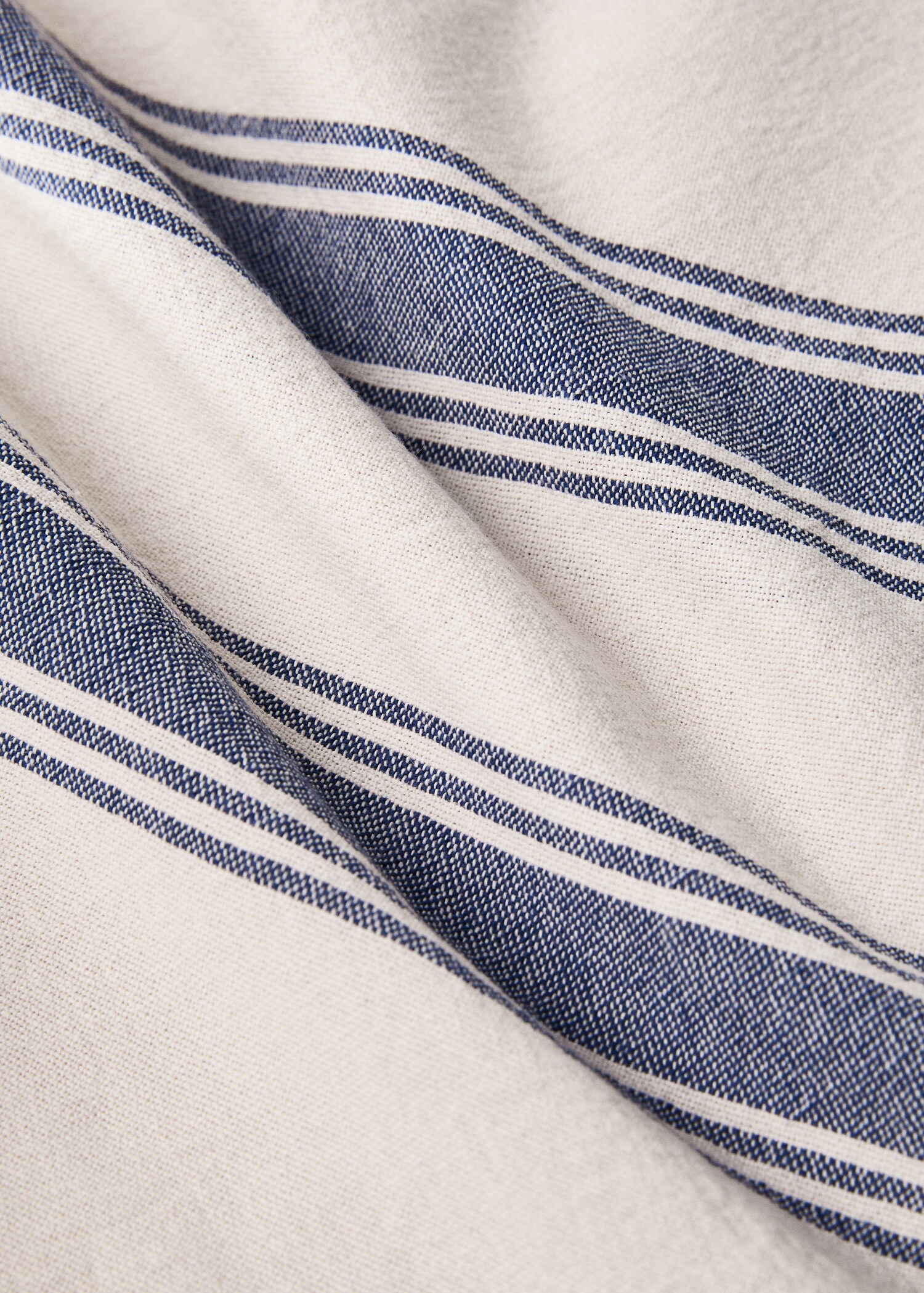 Fringed double-striped pareo towel - Details of the article 2