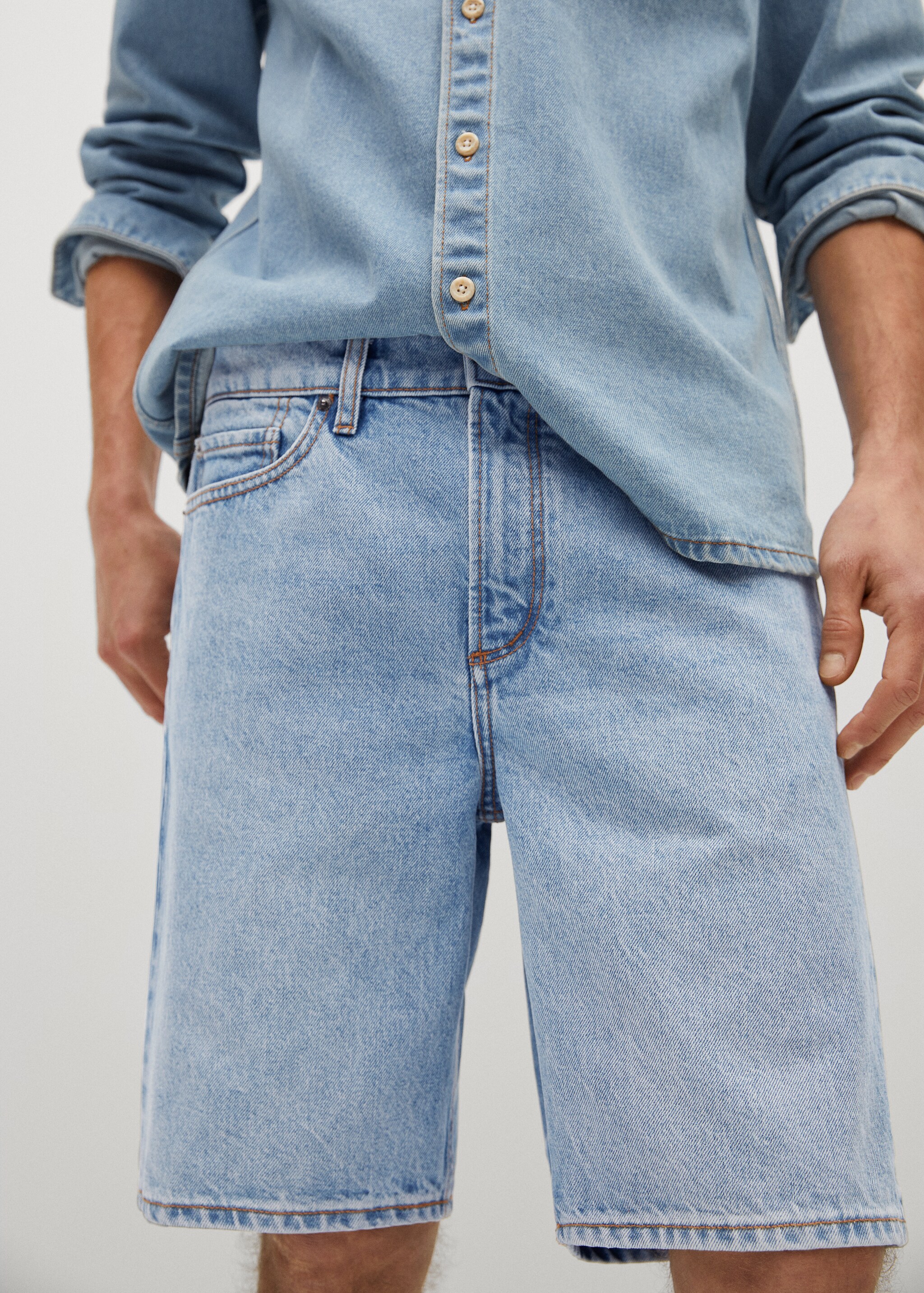Bermudas denim relaxed lavado medio - Detalle del artículo 1