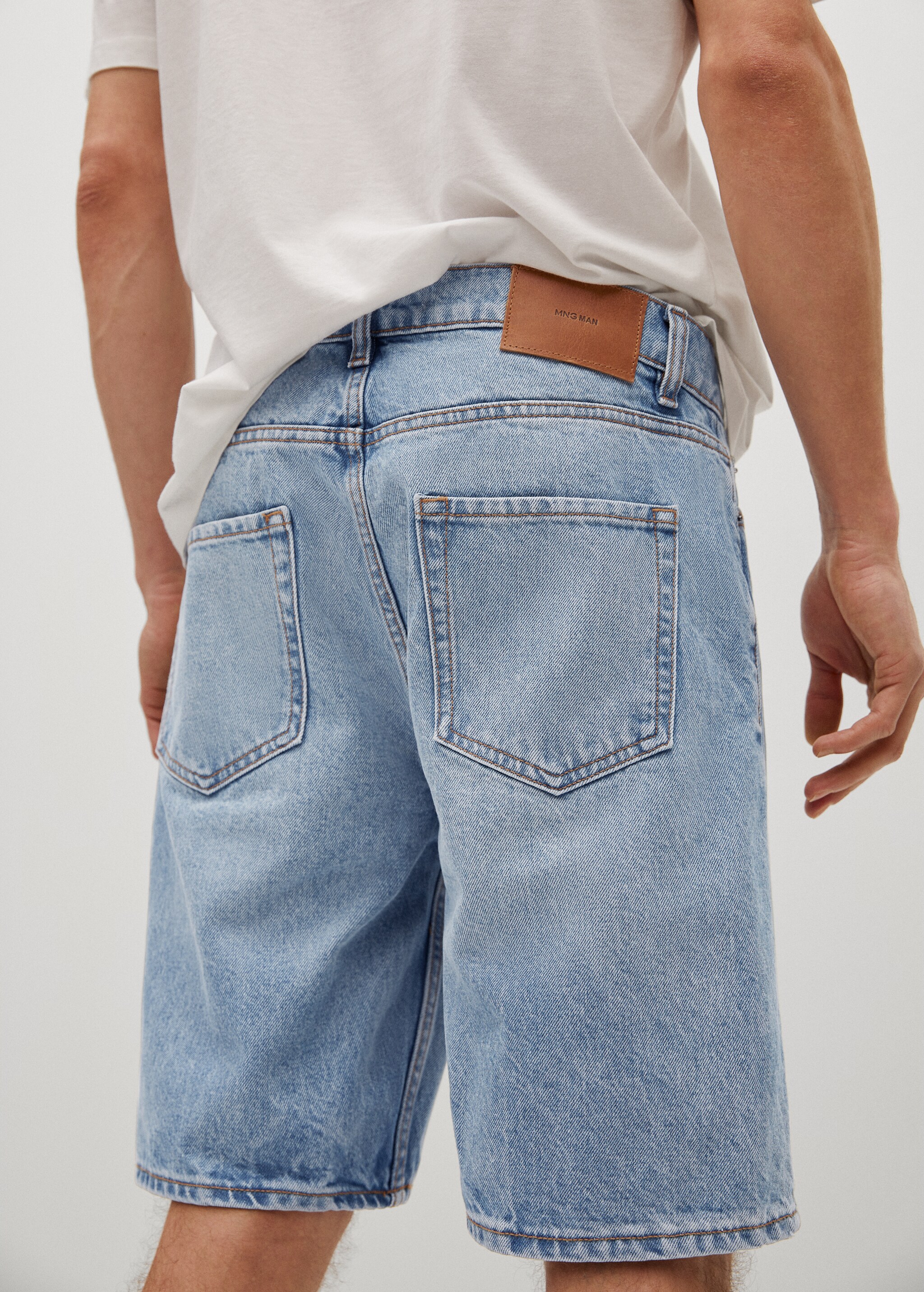 Bermudas denim relaxed lavado medio - Detalle del artículo 2