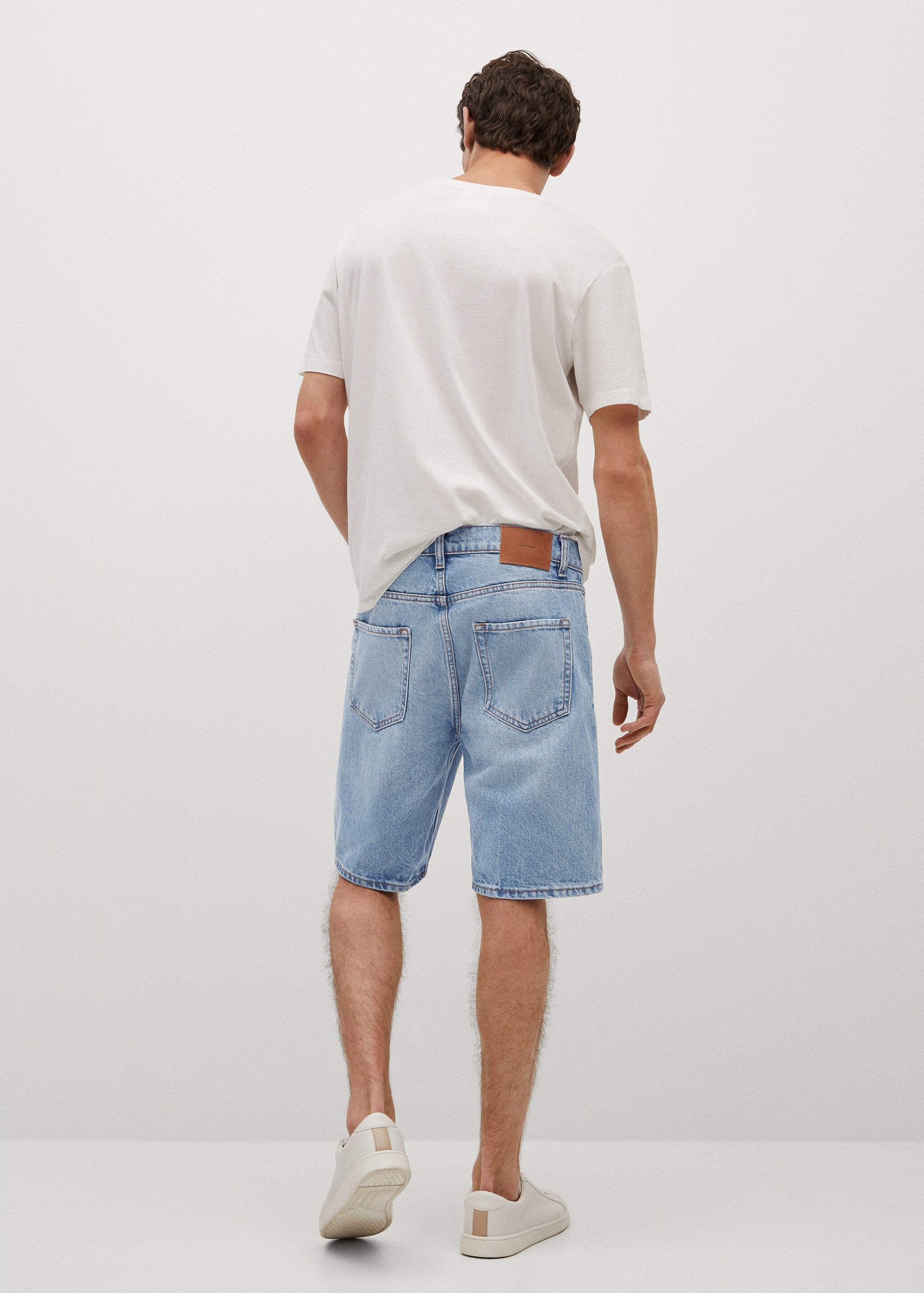 Bermudas denim relaxed lavado medio - Reverso del artículo