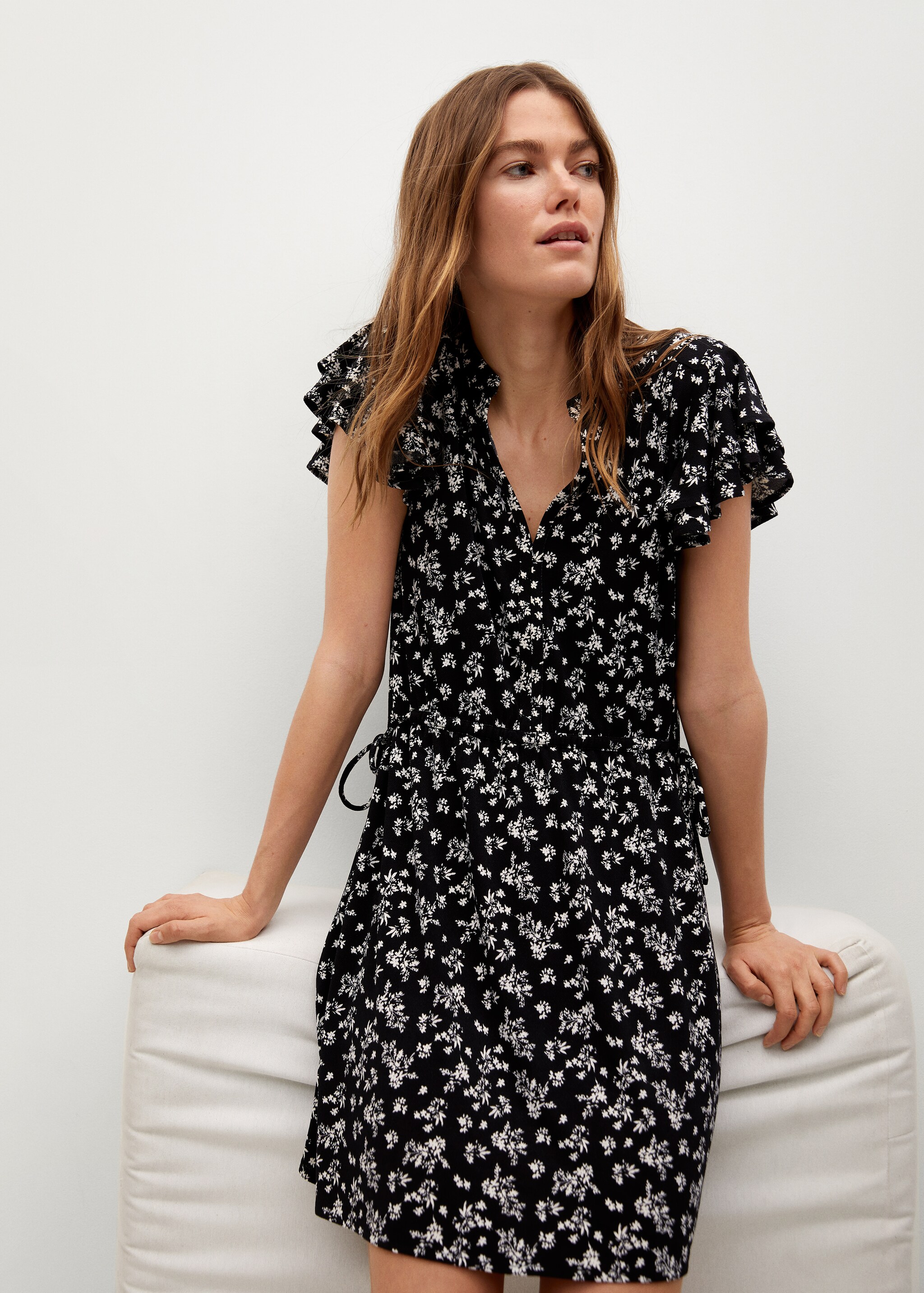 Vestido estampado flores - Plano medio