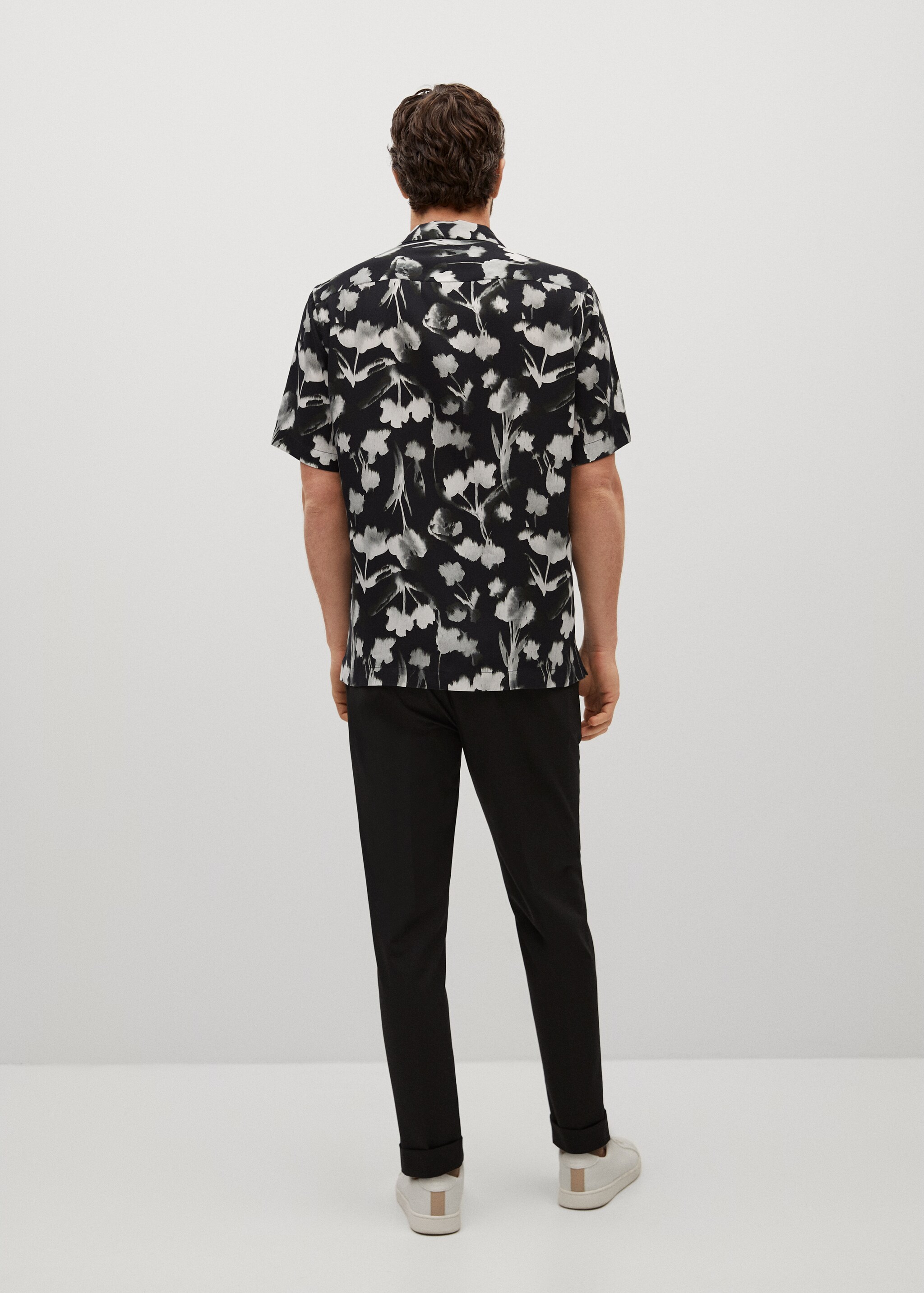 Camisa regular fit estampado floral - Reverso del artículo