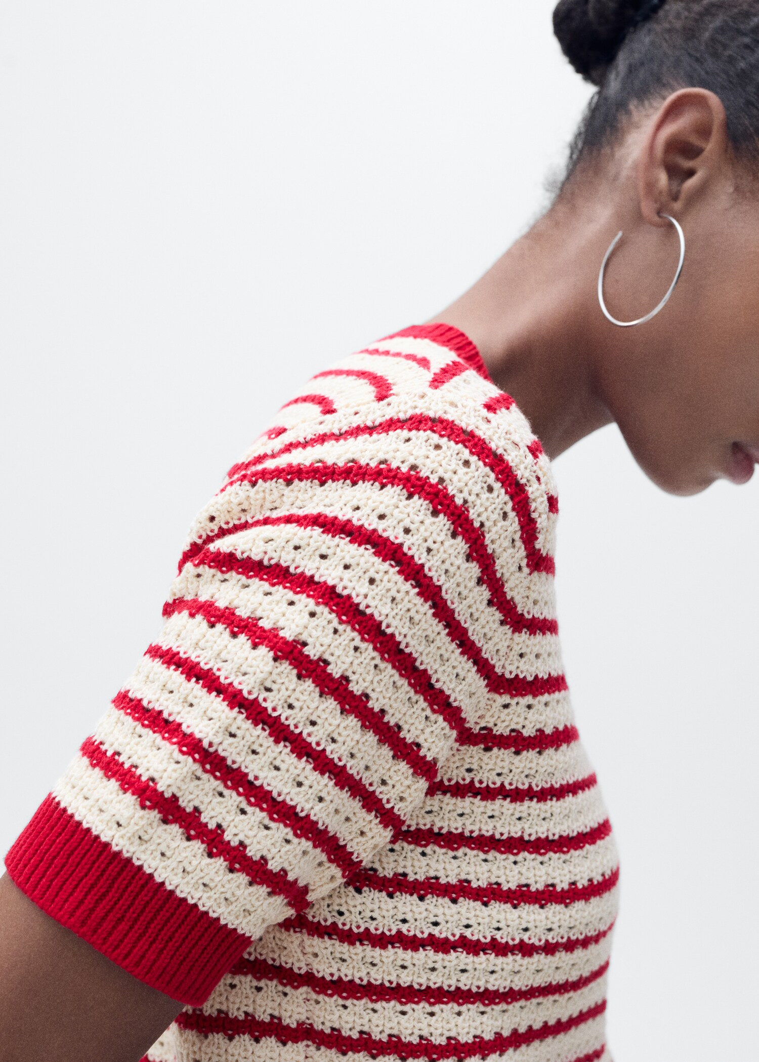 Striped short-sleeved crochet sweater - Details of the article 2
