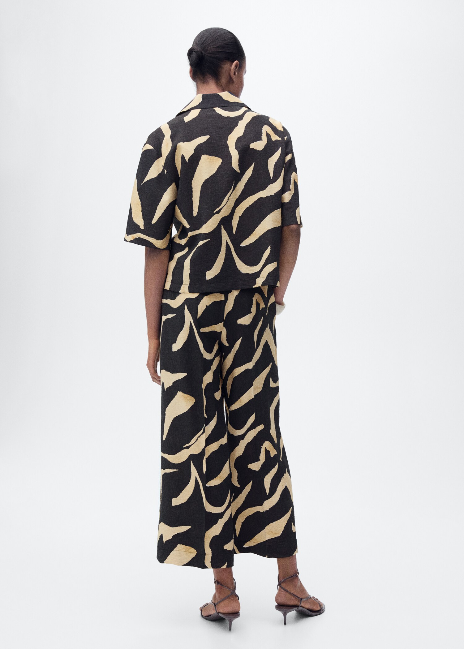 Gerade bedruckte Hose mit Gürtel - Detail des Artikels 1