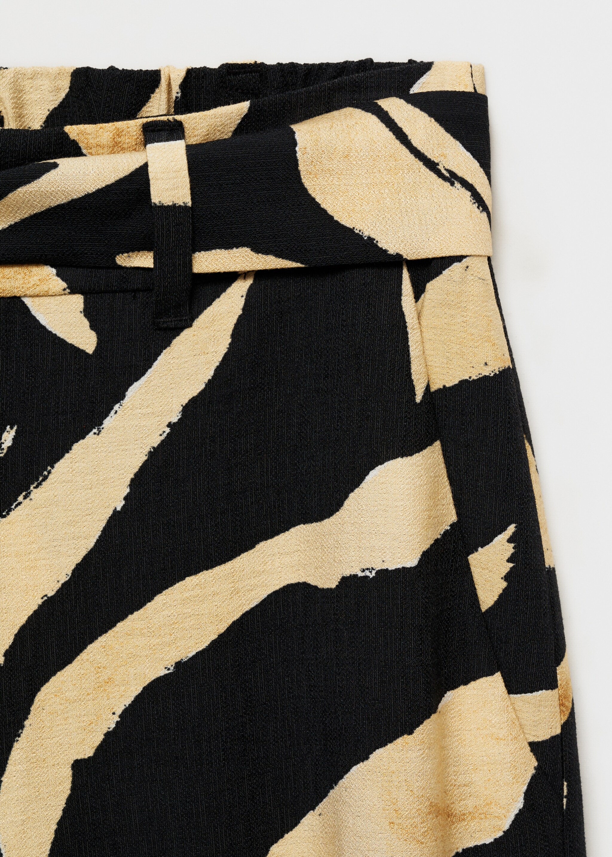 Gerade bedruckte Hose mit Gürtel - Detail des Artikels 8, Schwarz. Ref: 87027178-00.