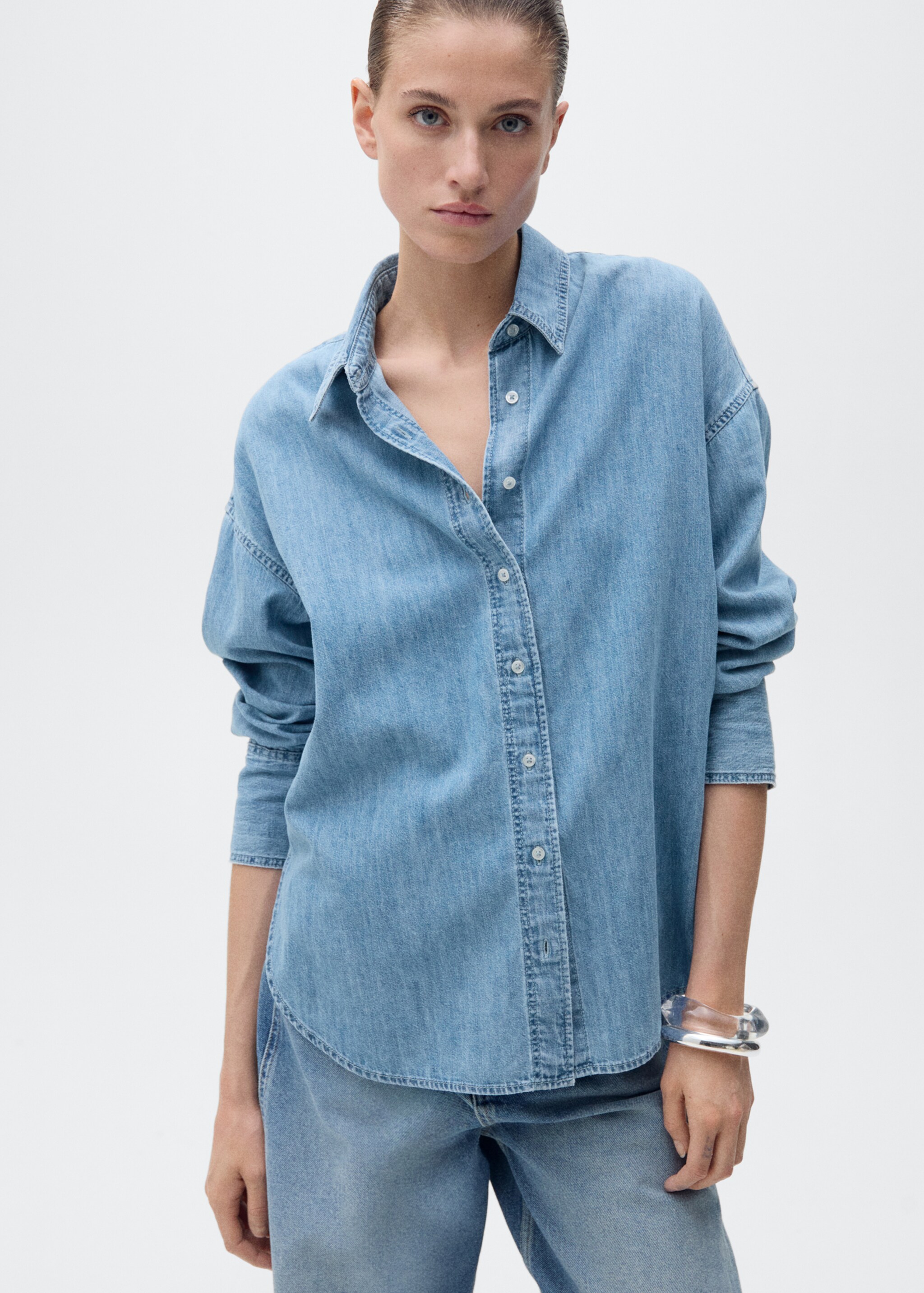 Chemise denim oversize - Plan moyen, Bleu moyen. Ref: 87027181-00.