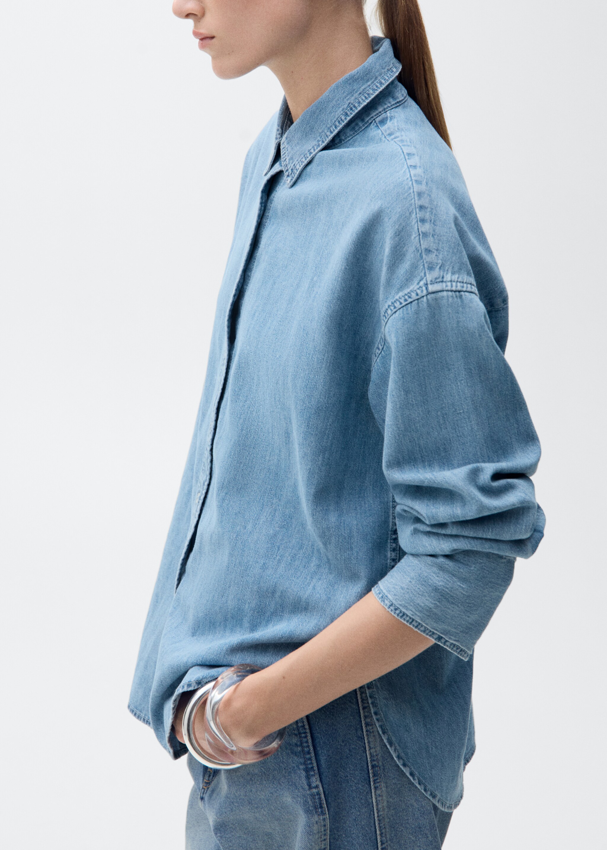 Chemise denim oversize - Détail de l'article 6, Bleu moyen. Ref: 87027181-00.