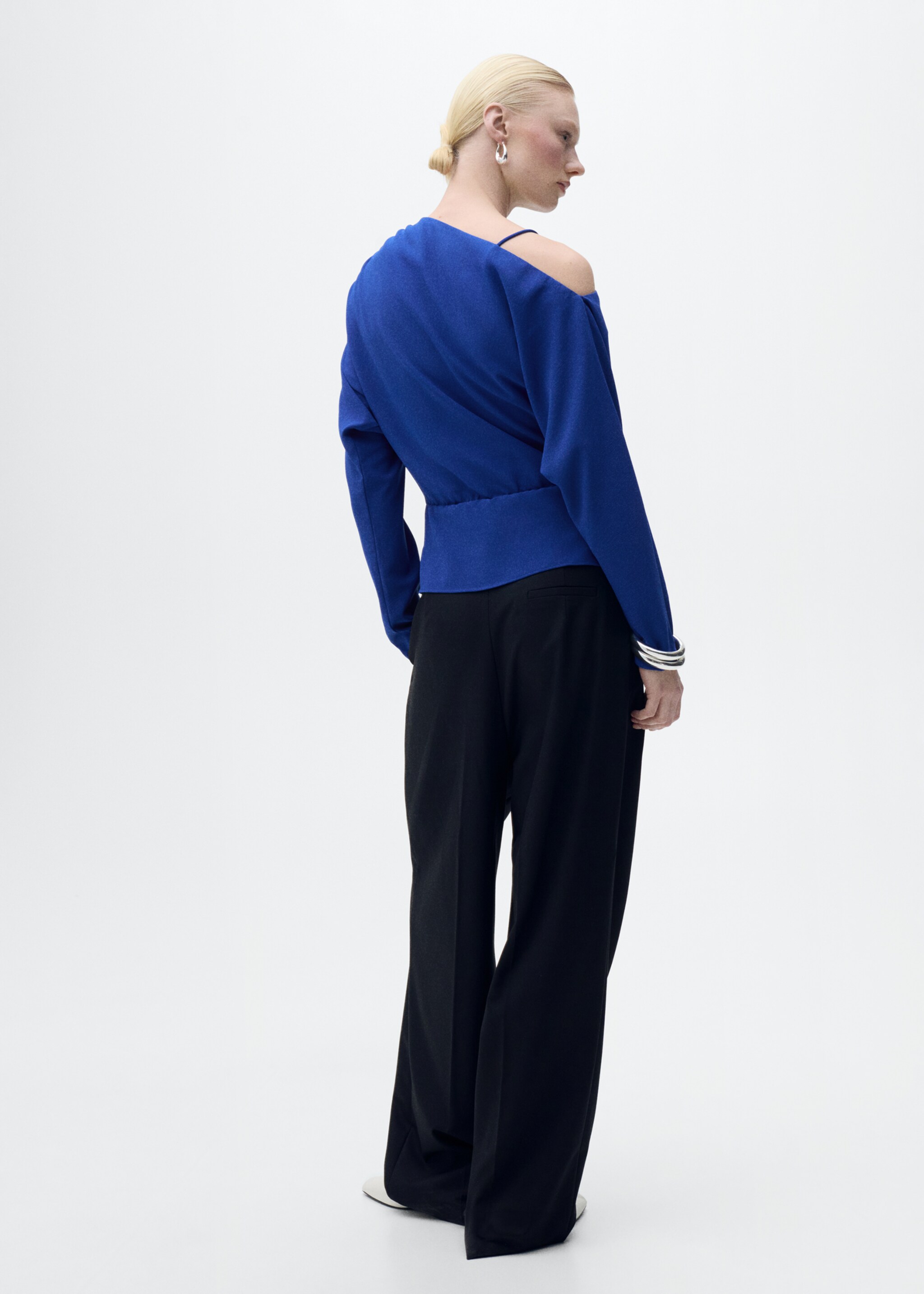 Asymmetrical gathered blouse - Reverse of the article, Vibrant blue. Ref: 87027194-00.