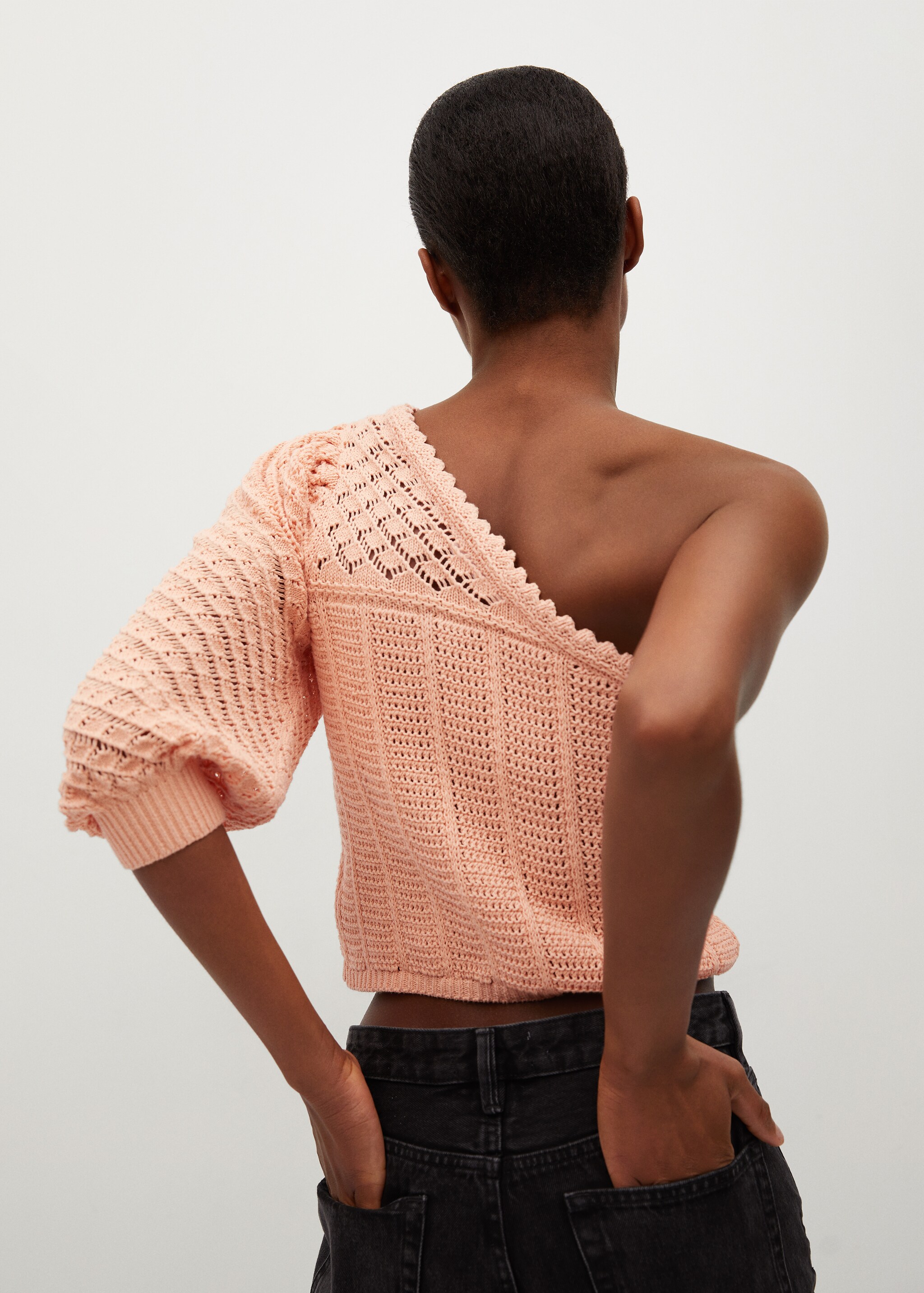 Asymmetrischer Strickpullover - Rückseite des Artikels