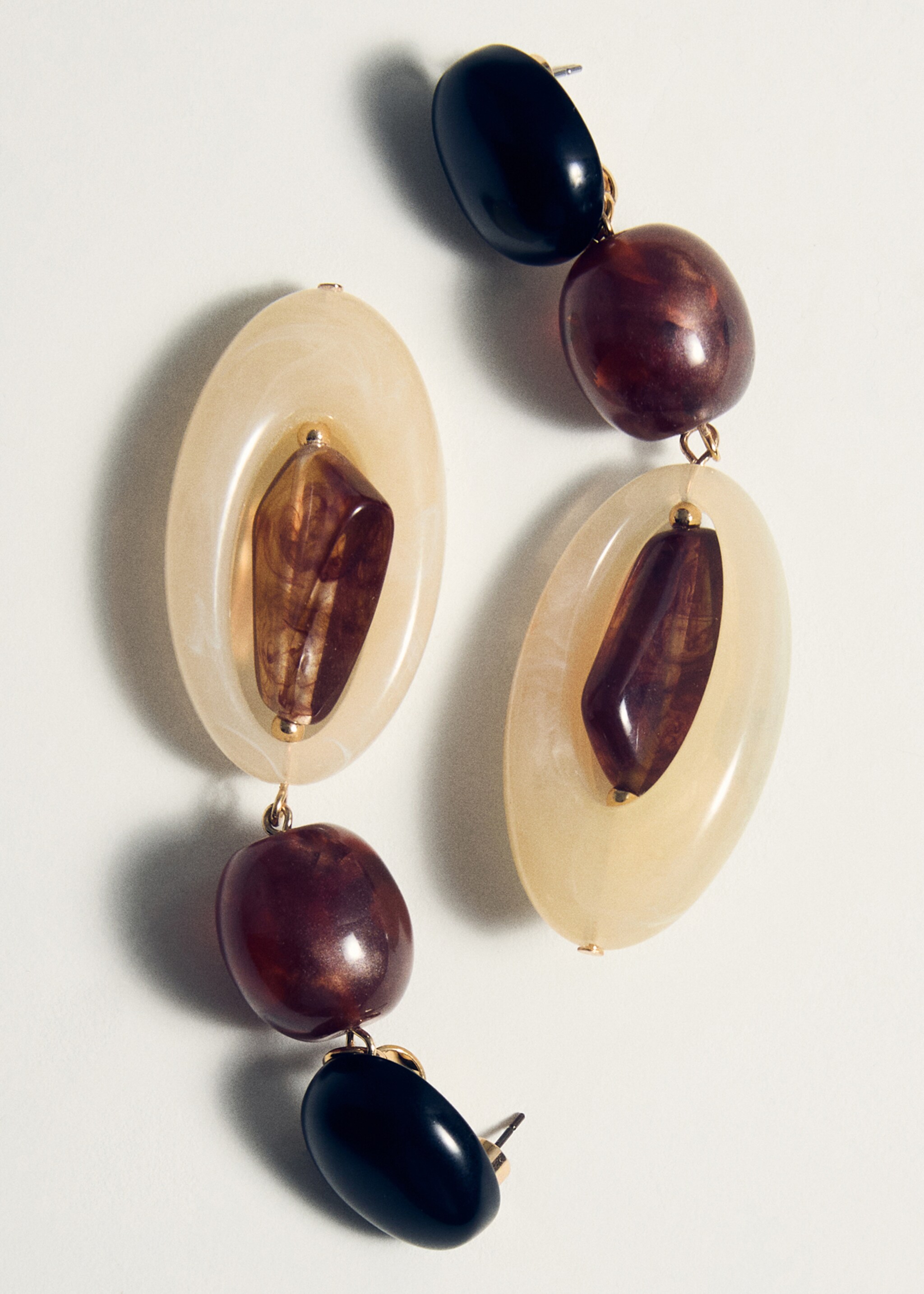 Lange Perlen-Ohrhänger - Detail des Artikels 5, Granatrot. Ref: 87027702-00.