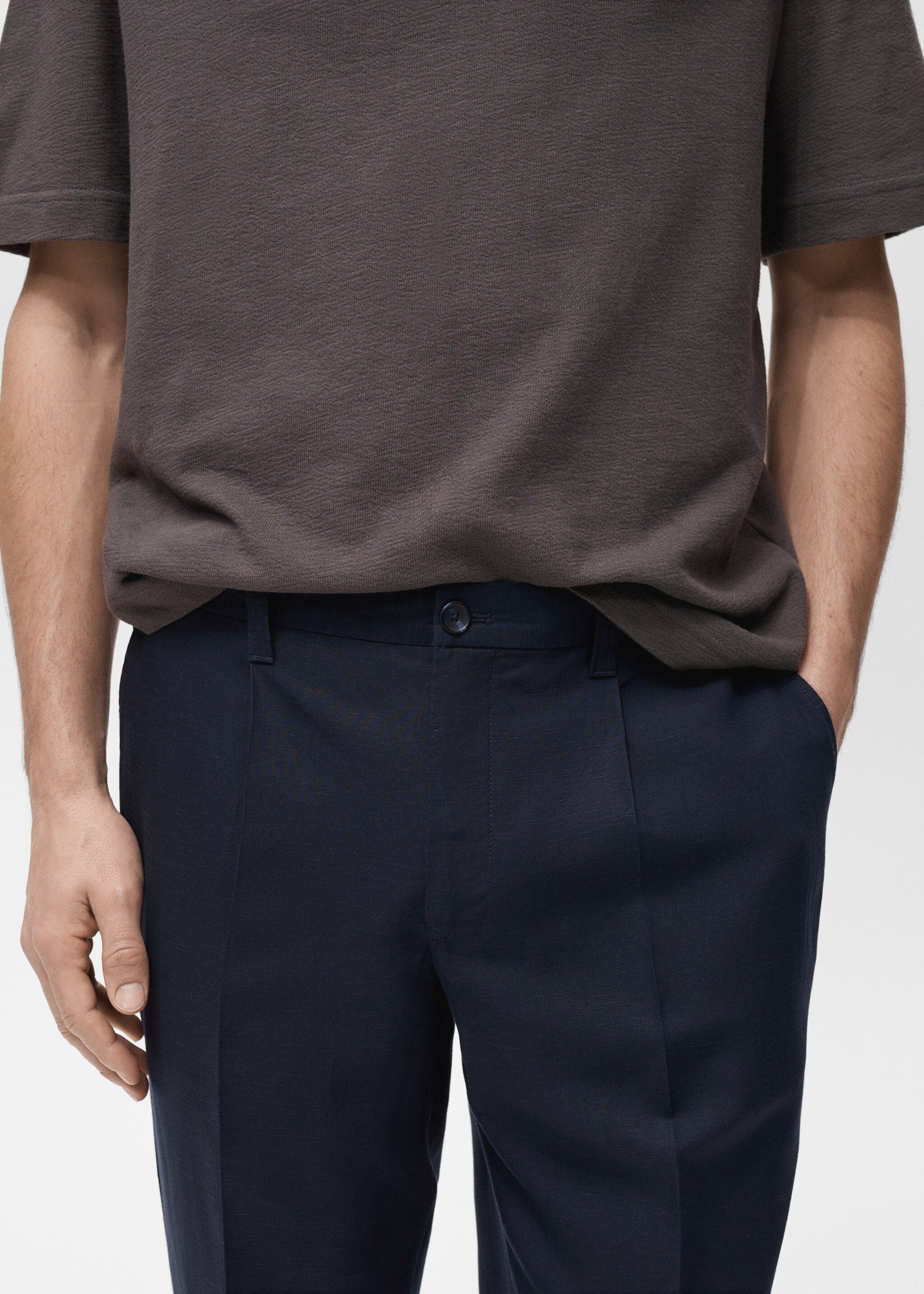 Slim fit linen trousers - Details of the article 1, Dark Navy. Ref: 87027888-00.