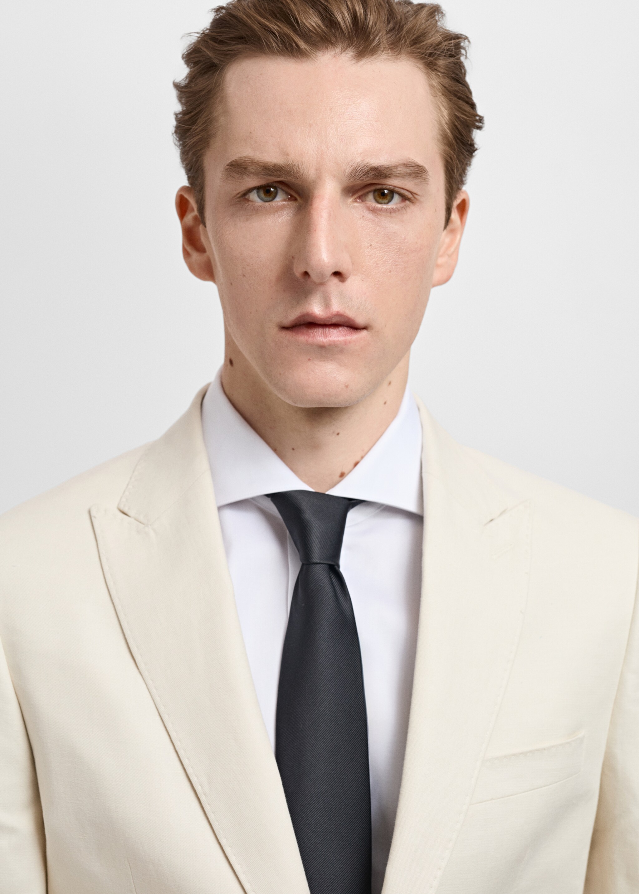 Slim-fit linen suit jacket - Details of the article 1, Ecru. Ref: 87027890-00.