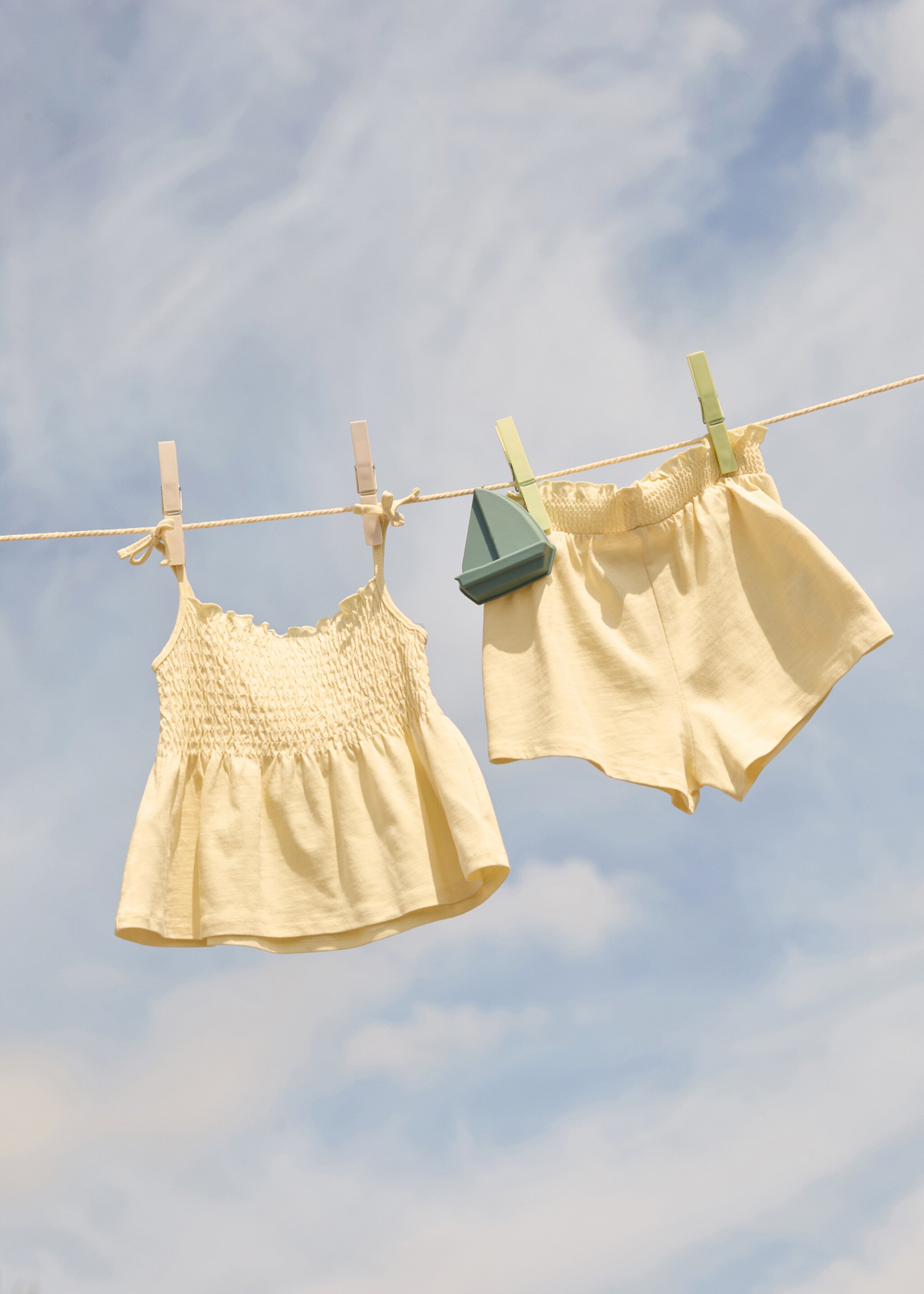 Τοπ τιράντες σούρα - Λεπτομέρεια του προϊόντος 5, Κίτρινο Παστέλ. Ref: 87027897-00.