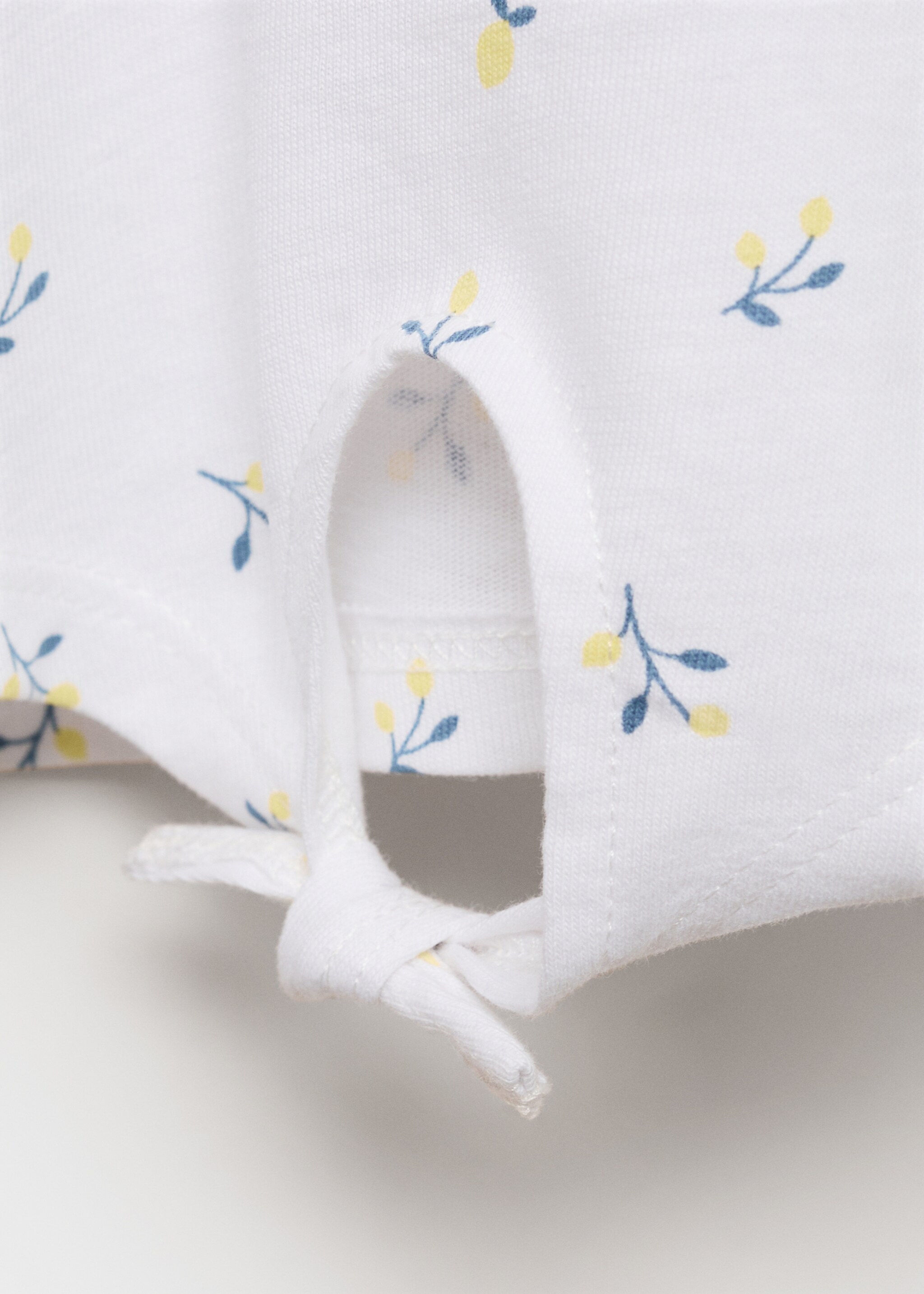 Knot printed T-shirt - Details of the article 0, Off White. Ref: 87027900-00.