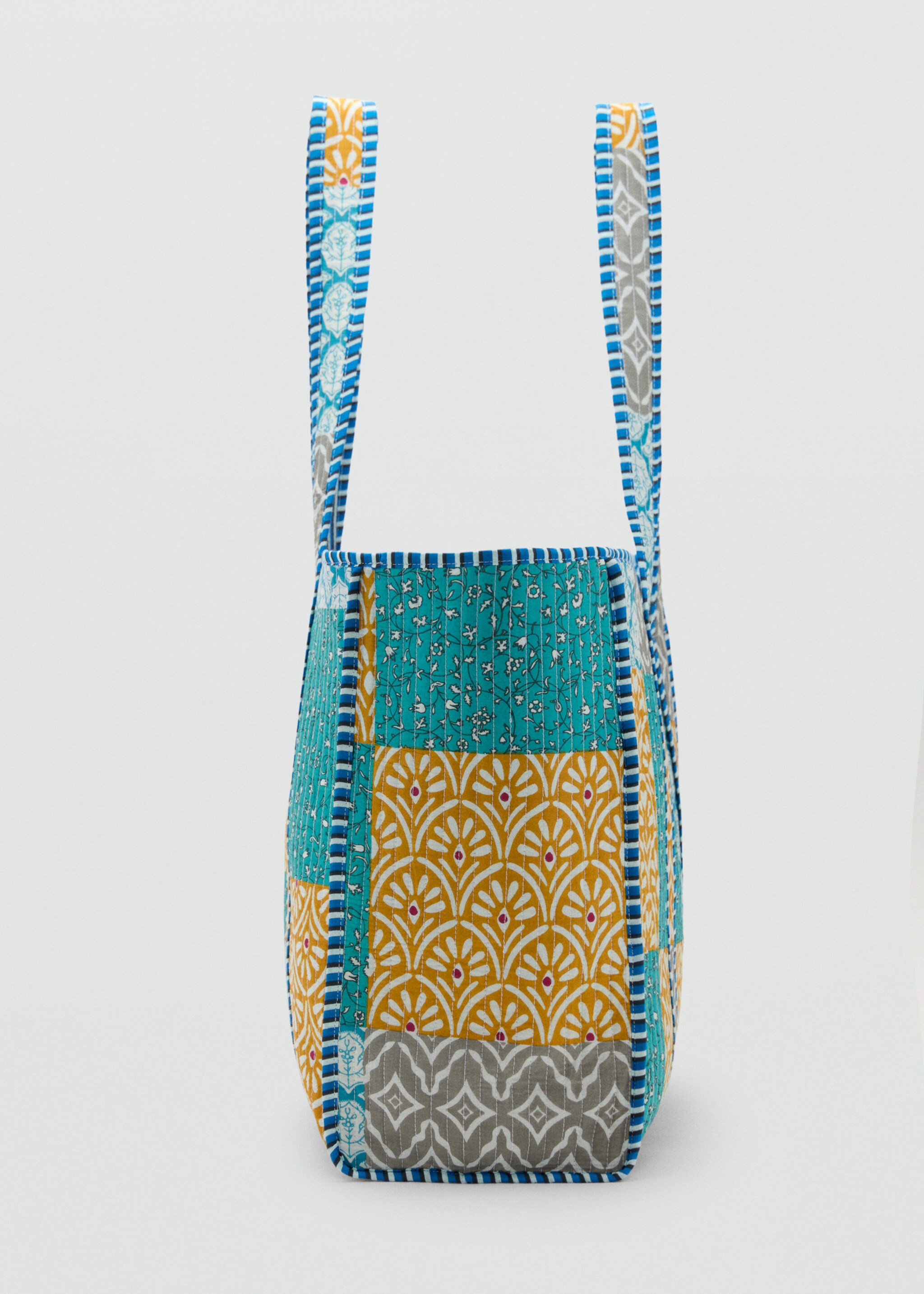 Sac matelassé patchwork - Détail de l'article 2, Bleu. Ref: 87028263-00.