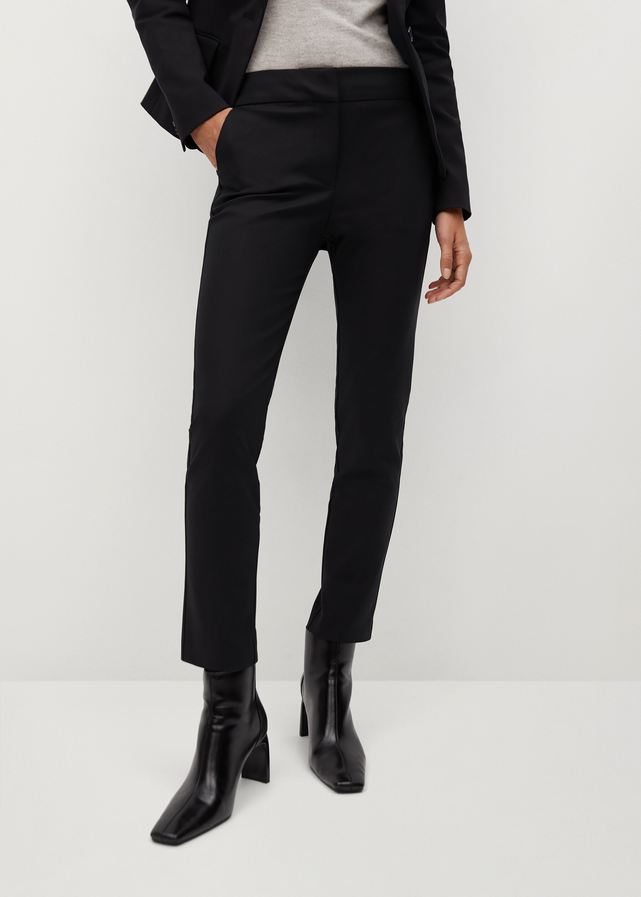Pantalón pitillo traje - Plano medio