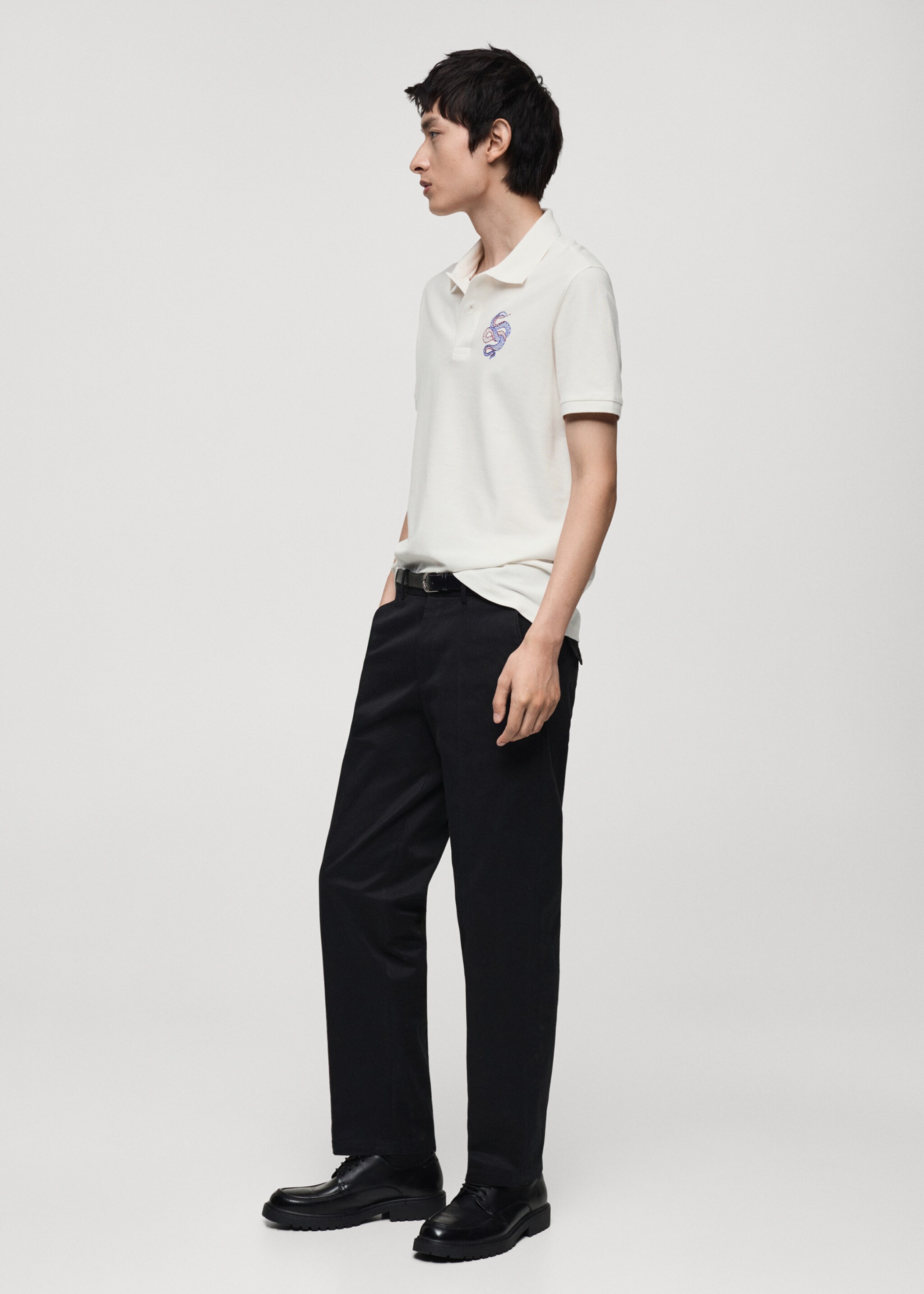 100% cotton polo shirt with embroidered graphic on the chest - Details of the article 2, White. Ref: 87030251-00.