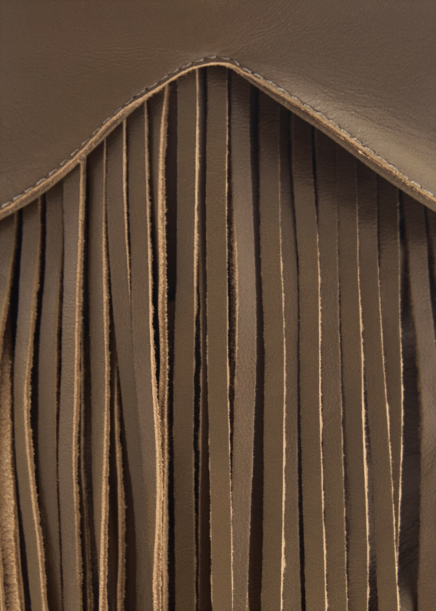 Leather ankle boot with fringe heel - Details of the article 2