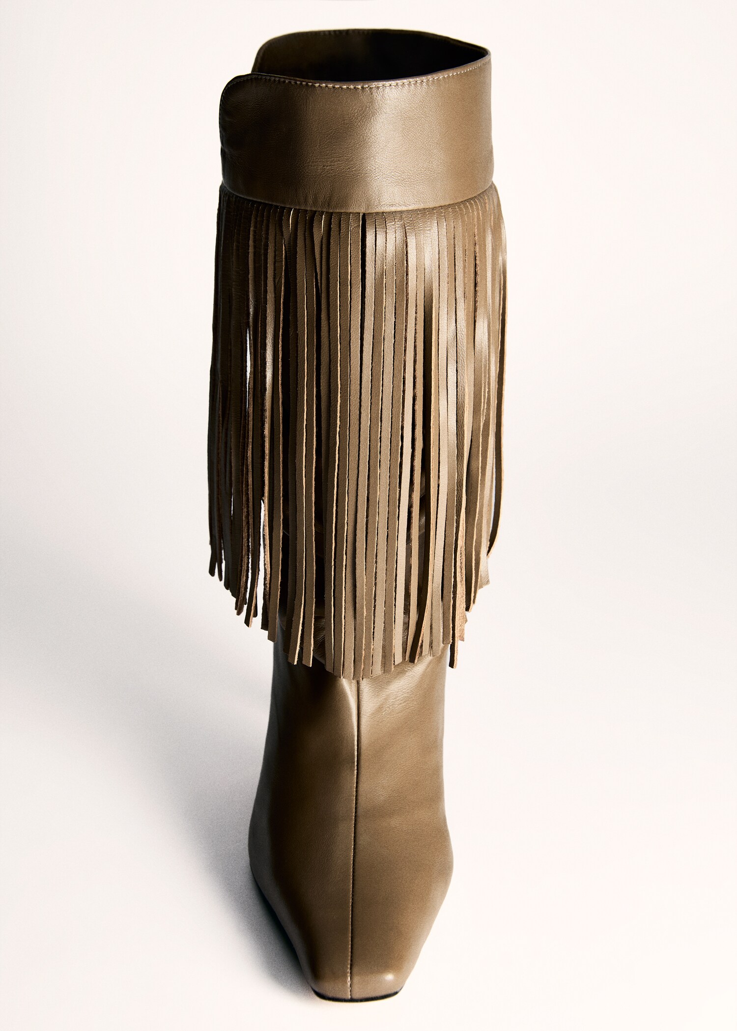 Leather ankle boot with fringe heel - Details of the article 5