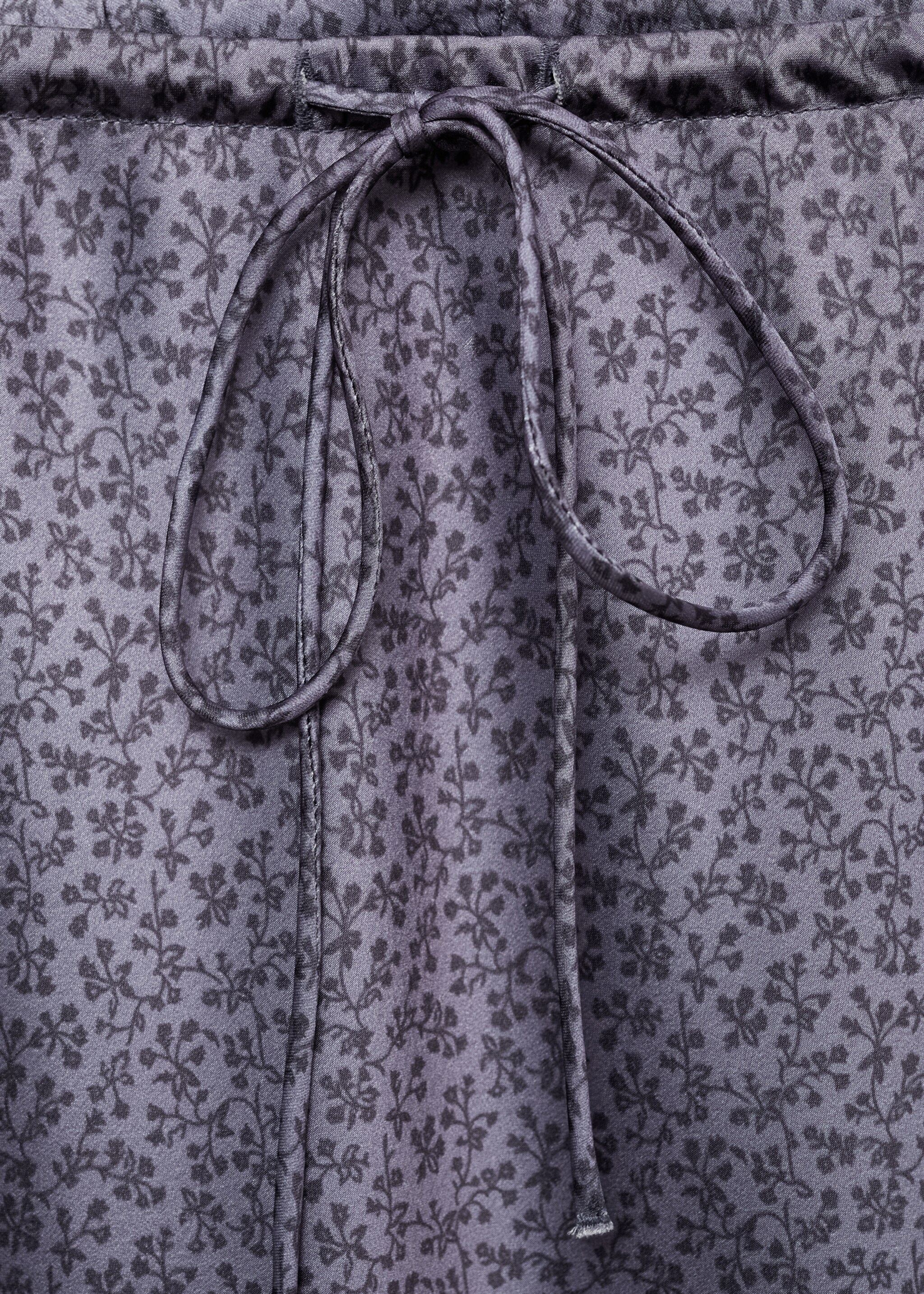 Bedrukte satijnen rok - Detail van het artikel 8, Lila. Ref: 87030265-00.