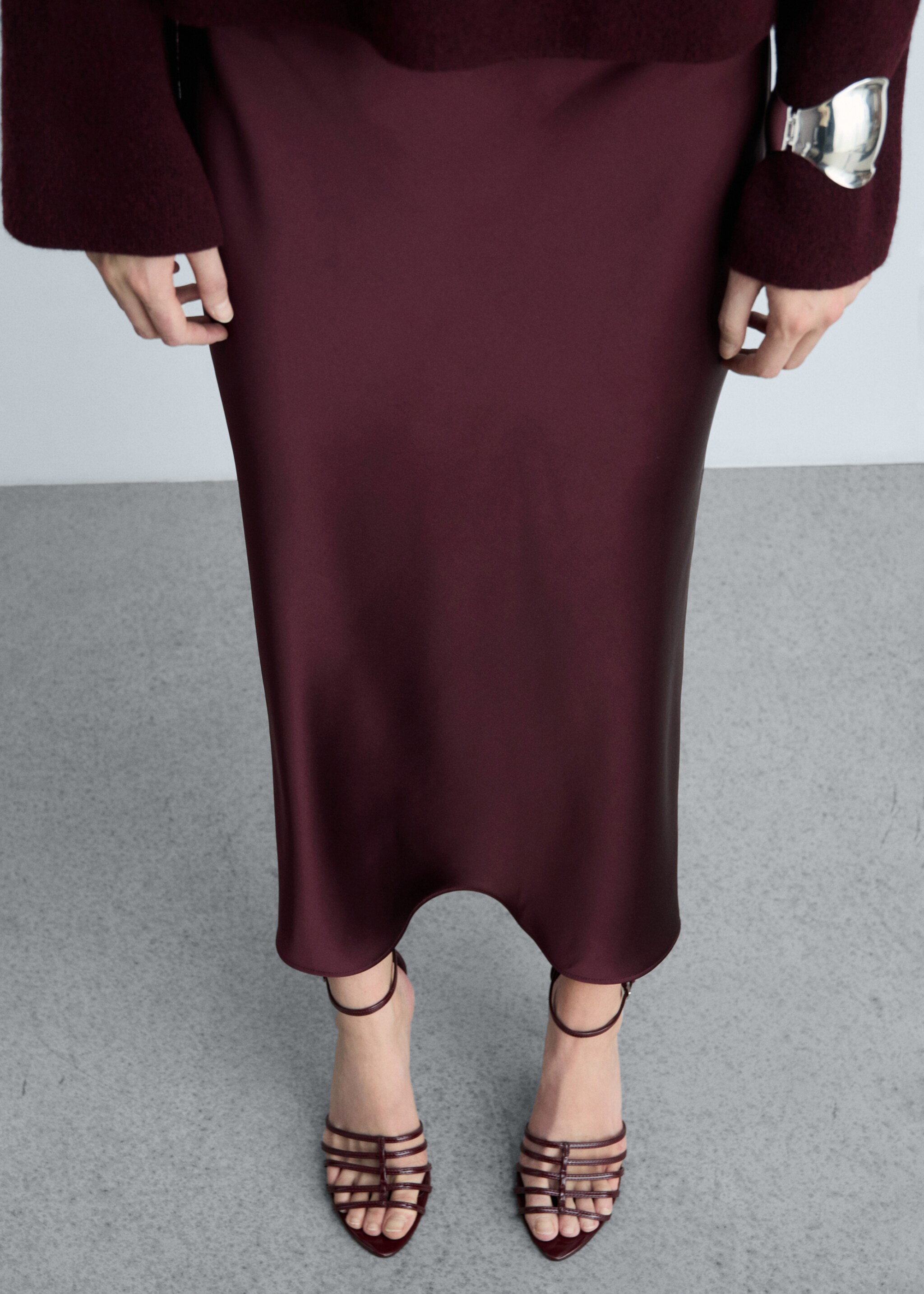 Strappy heeled sandals - Details of the article 9, Burgundy. Ref: 87030268-00.