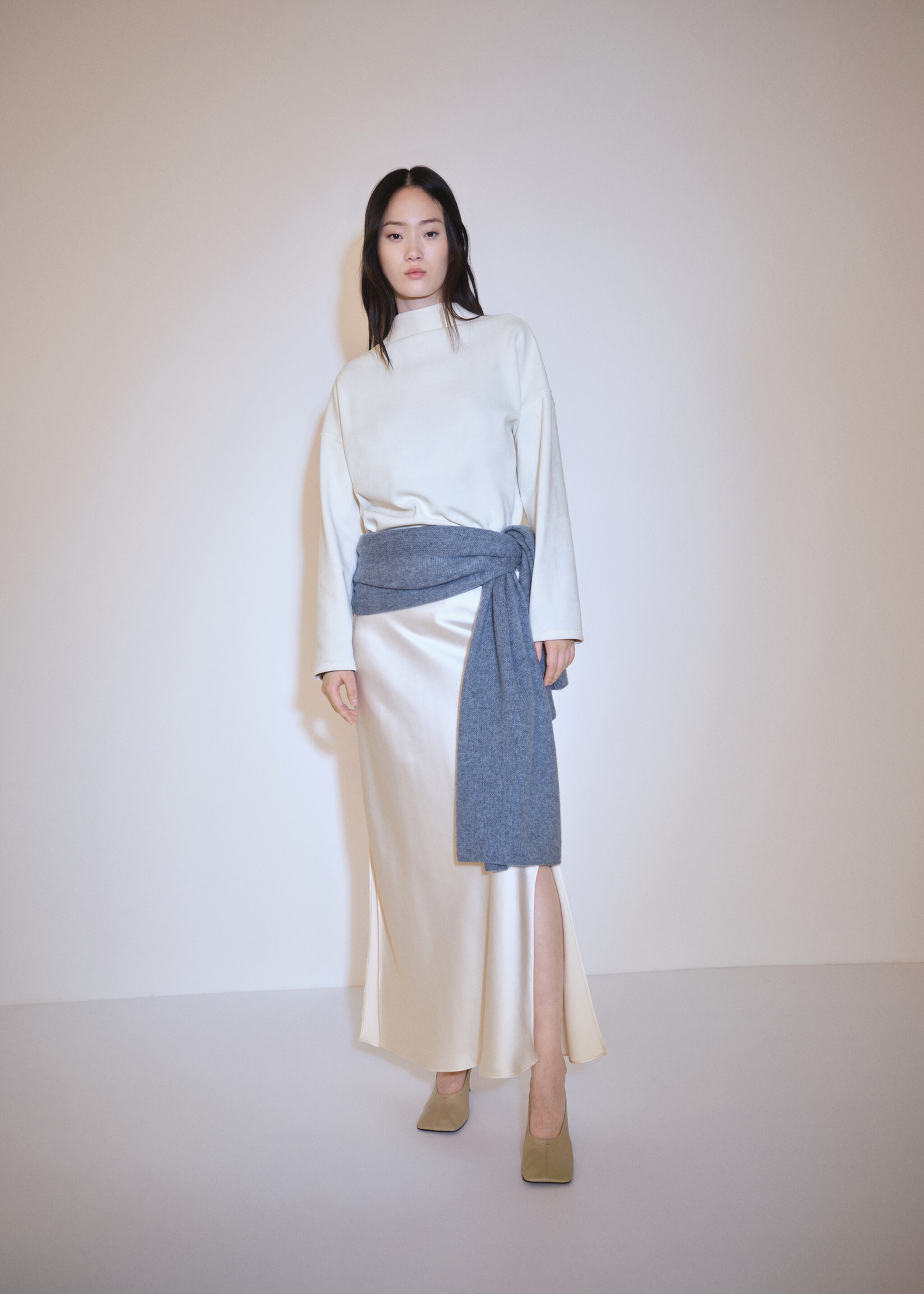 Corduroy sweatshirt with perkins neck - Details of the article 2, Ecru. Ref: 87030351-00.