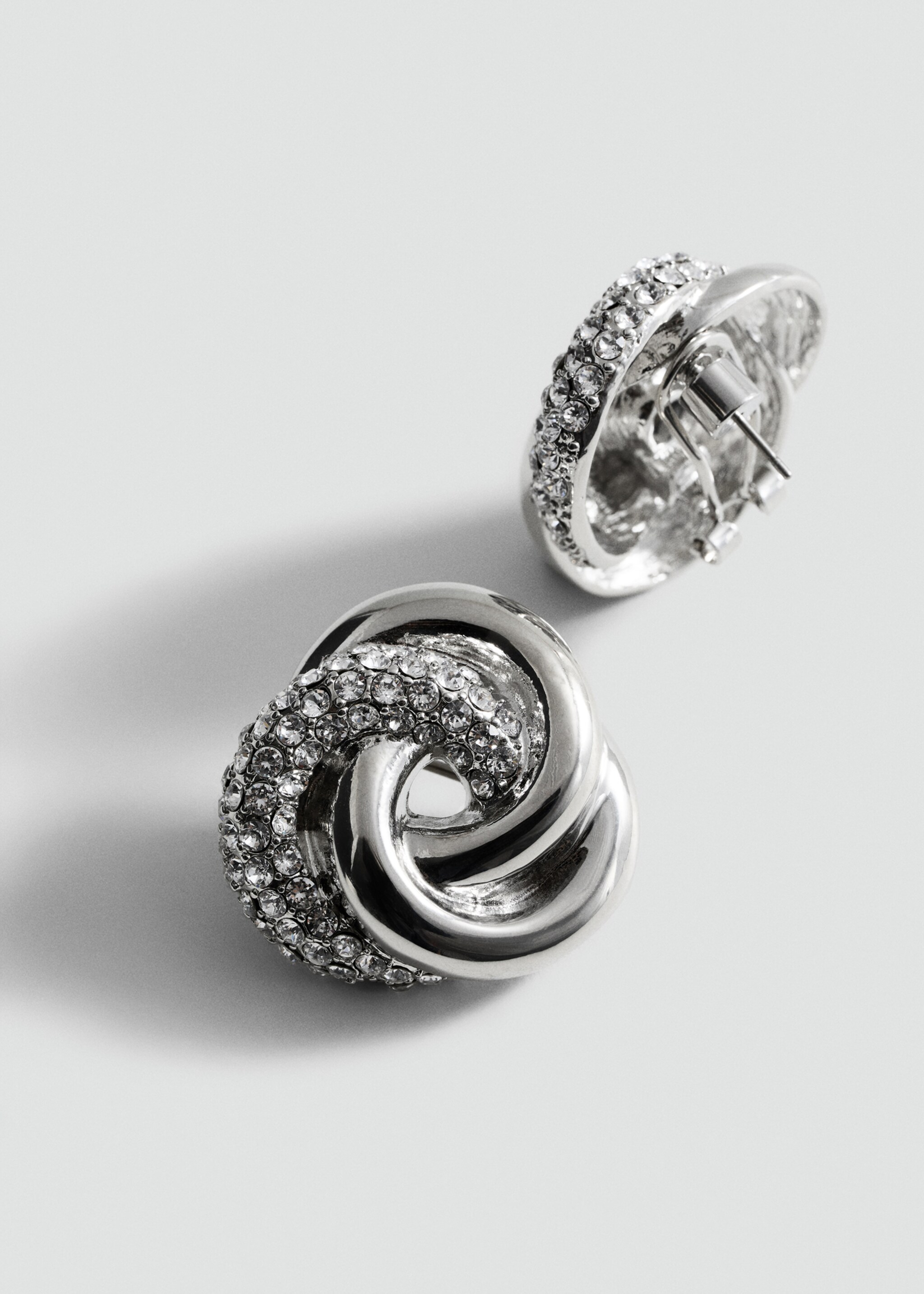 Σκουλαρίκια μπλεγμένοι κρίκοι κρύσταλλα - Μεσαίο πλάνο, Ασημί. Ref: 87030373-00.