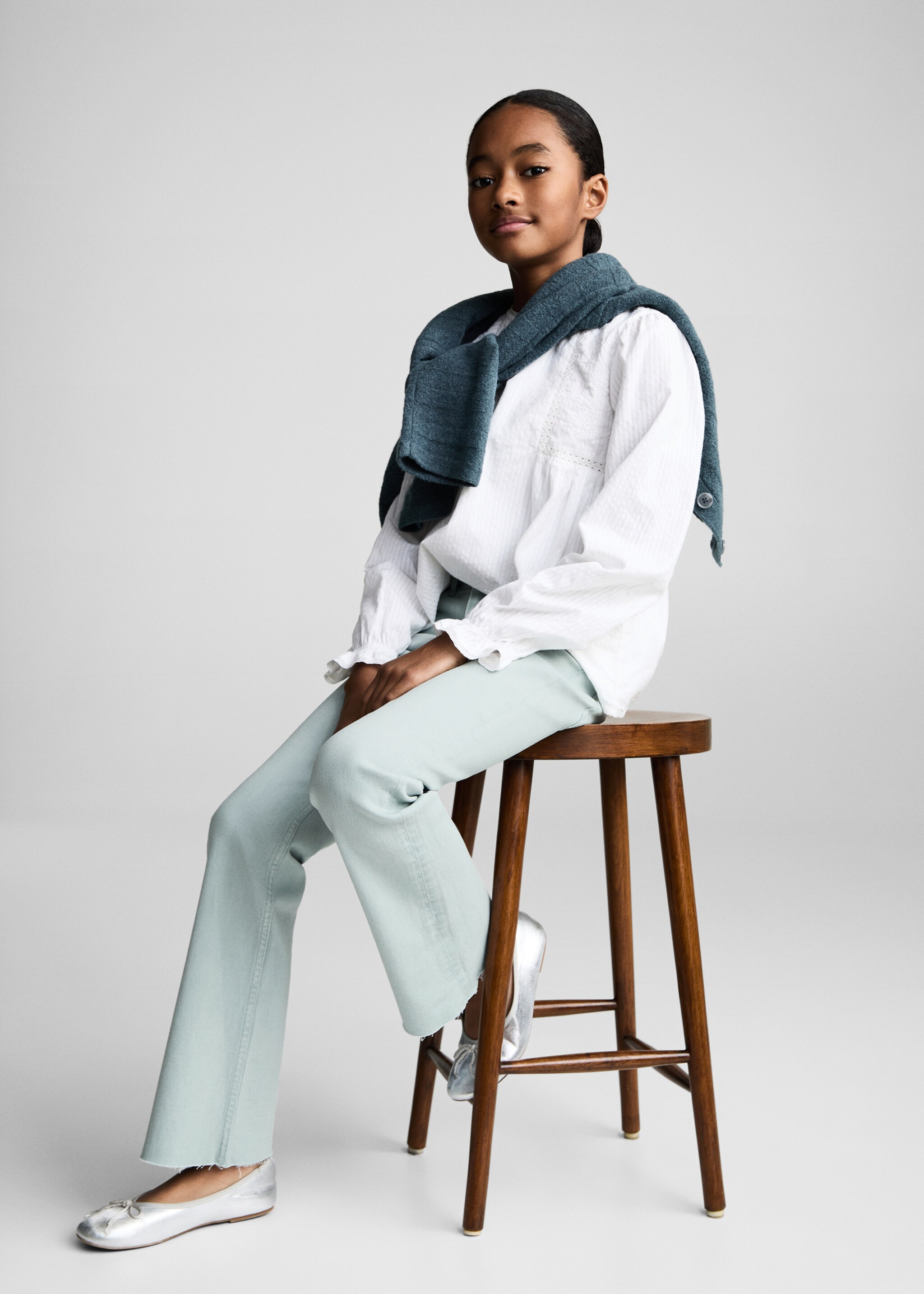 Frayed low-rise skinny jeans - Details of the article 2, Turquoise. Ref: 87030425-00.