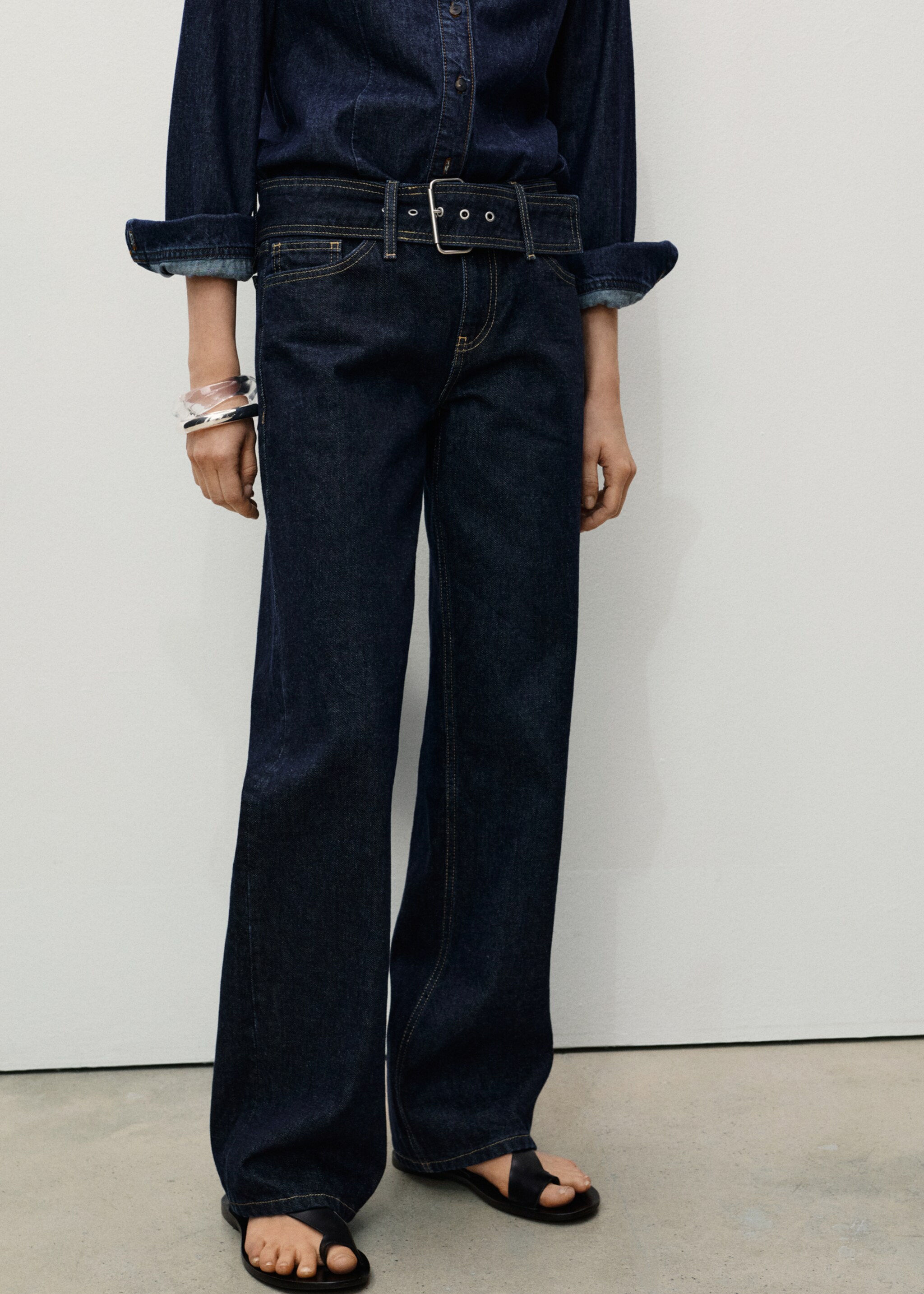 Low-rise straight jeans with belt - Medium plane, Open Blue. Ref: 87030427-00.