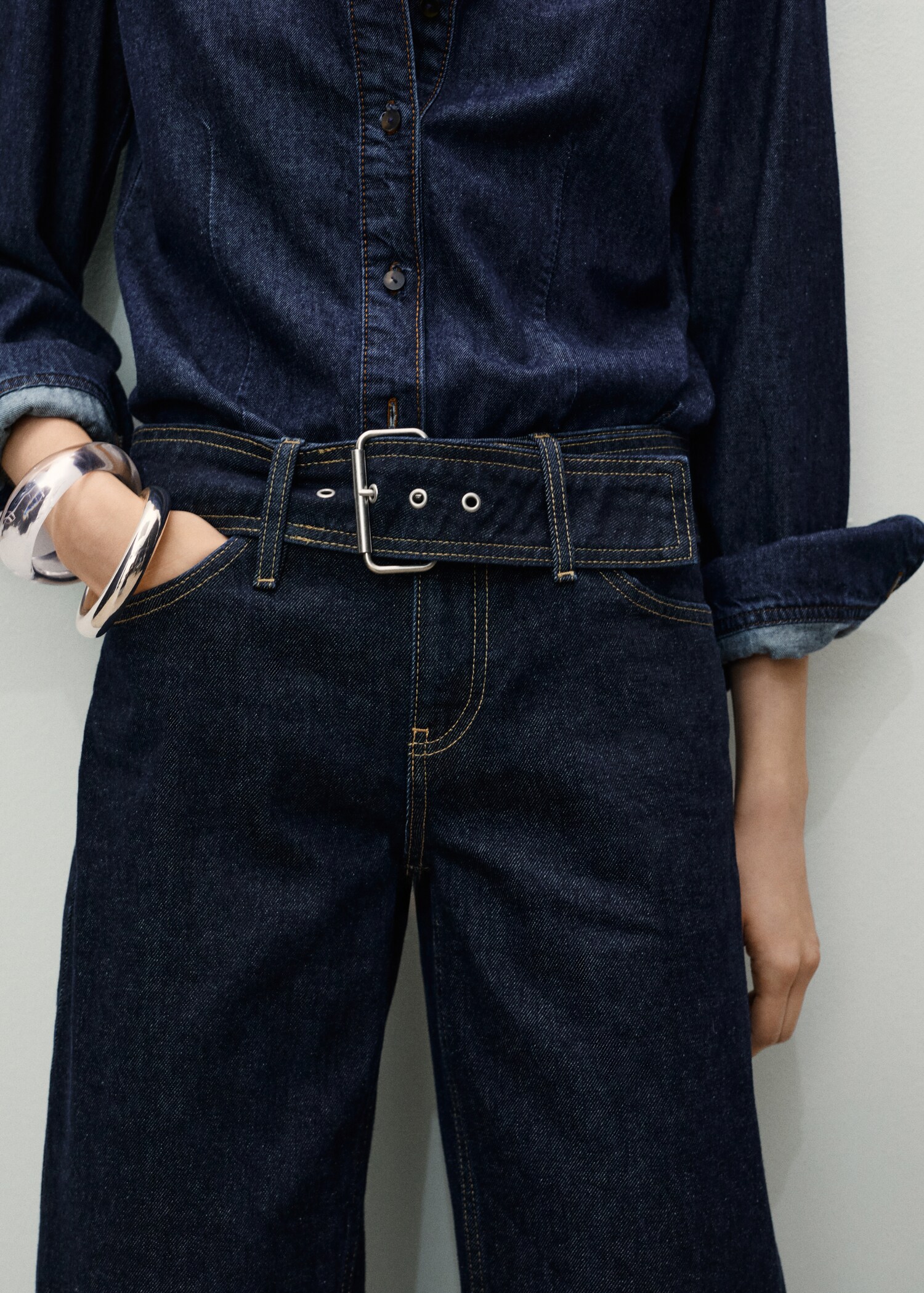 Low-rise straight jeans with belt - Details of the article 6