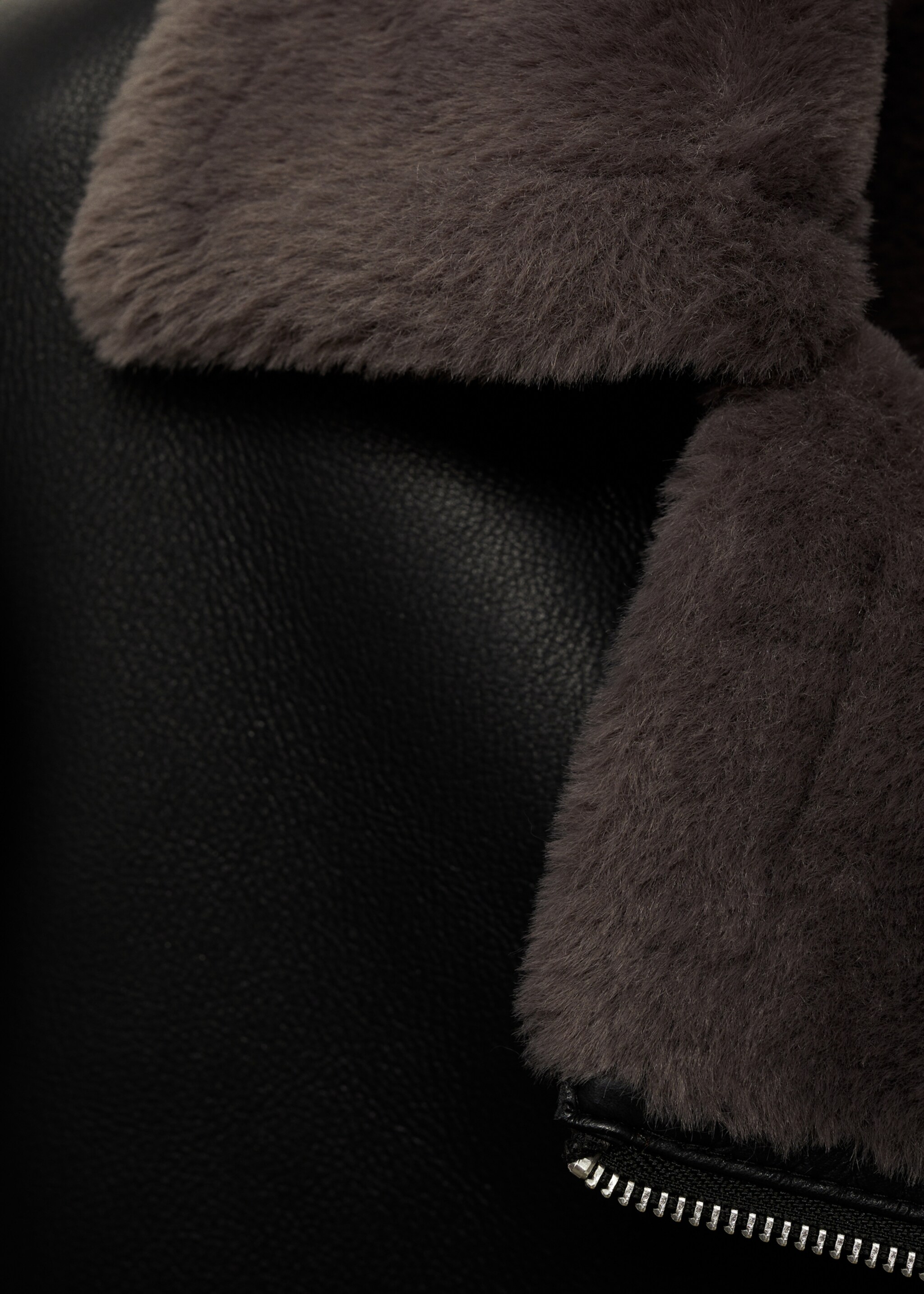 Veste double face simili-cuir - Détail de l'article 8, Noir. Ref: 87030431-00.