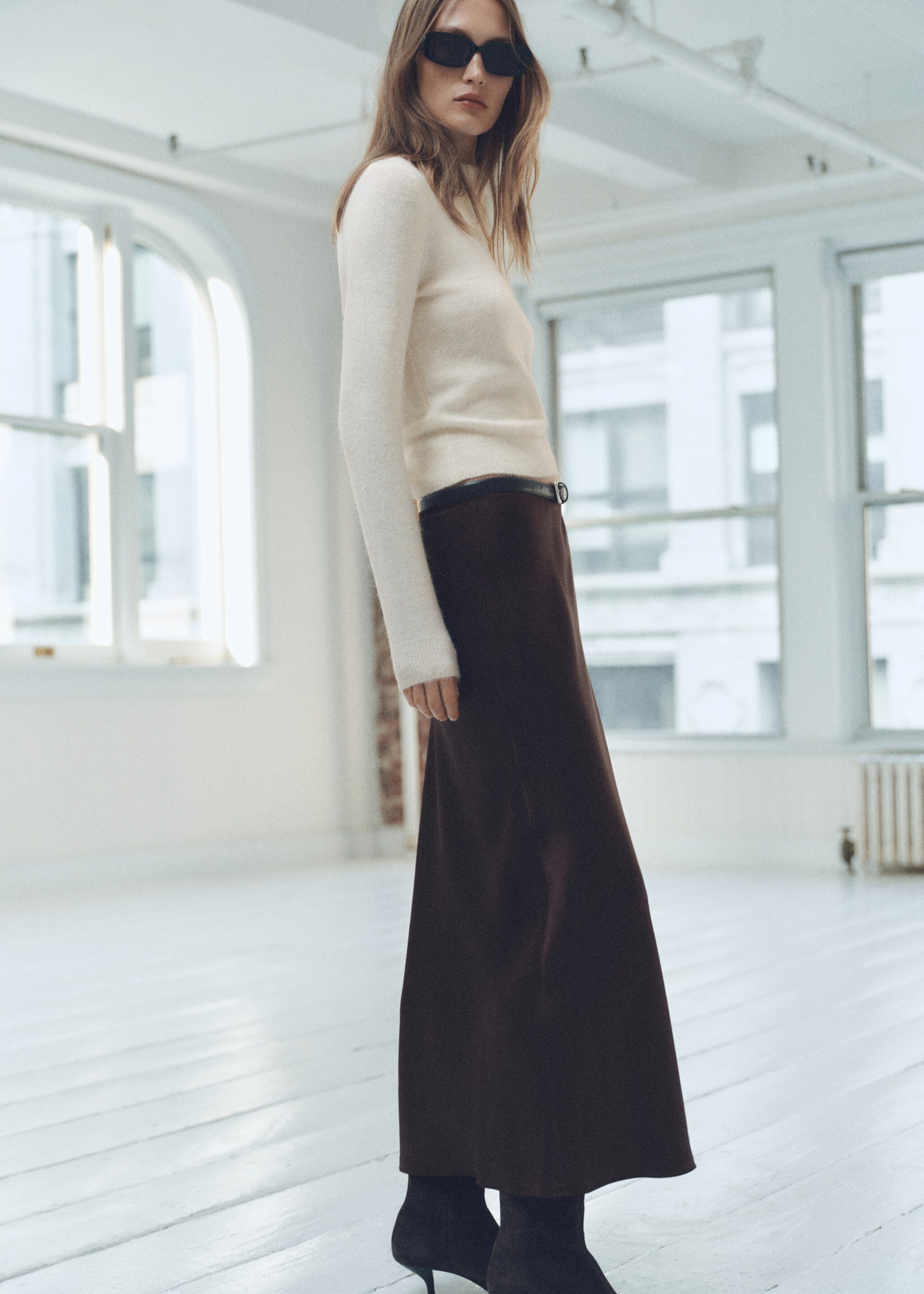 Sweater with wraparound lapel neck - Details of the article 2, Ecru. Ref: 87030434-00.