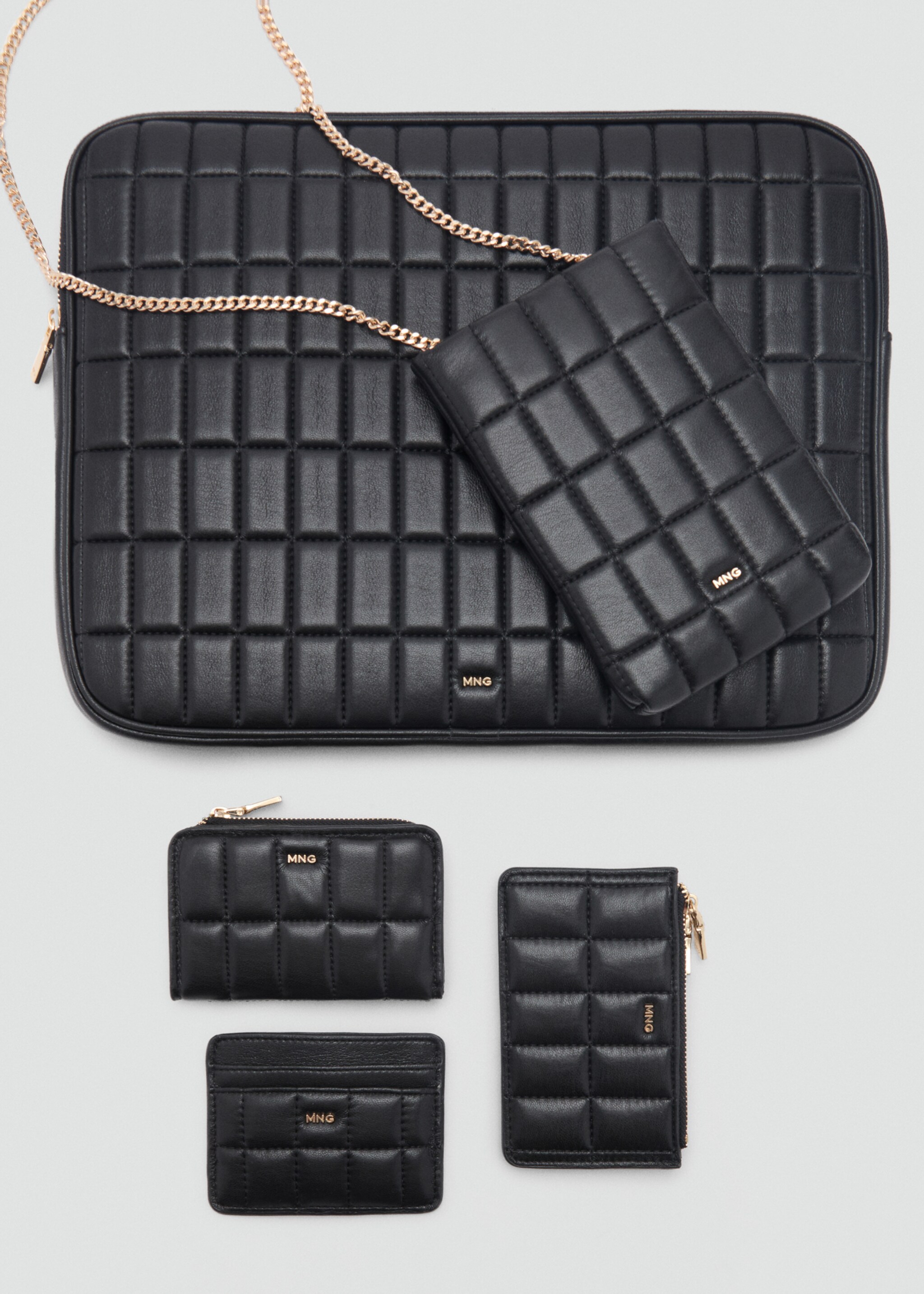 Prošívané pouzdro na karty s logem - Detail zboží 3, Černá. Ref: 87030442-00.