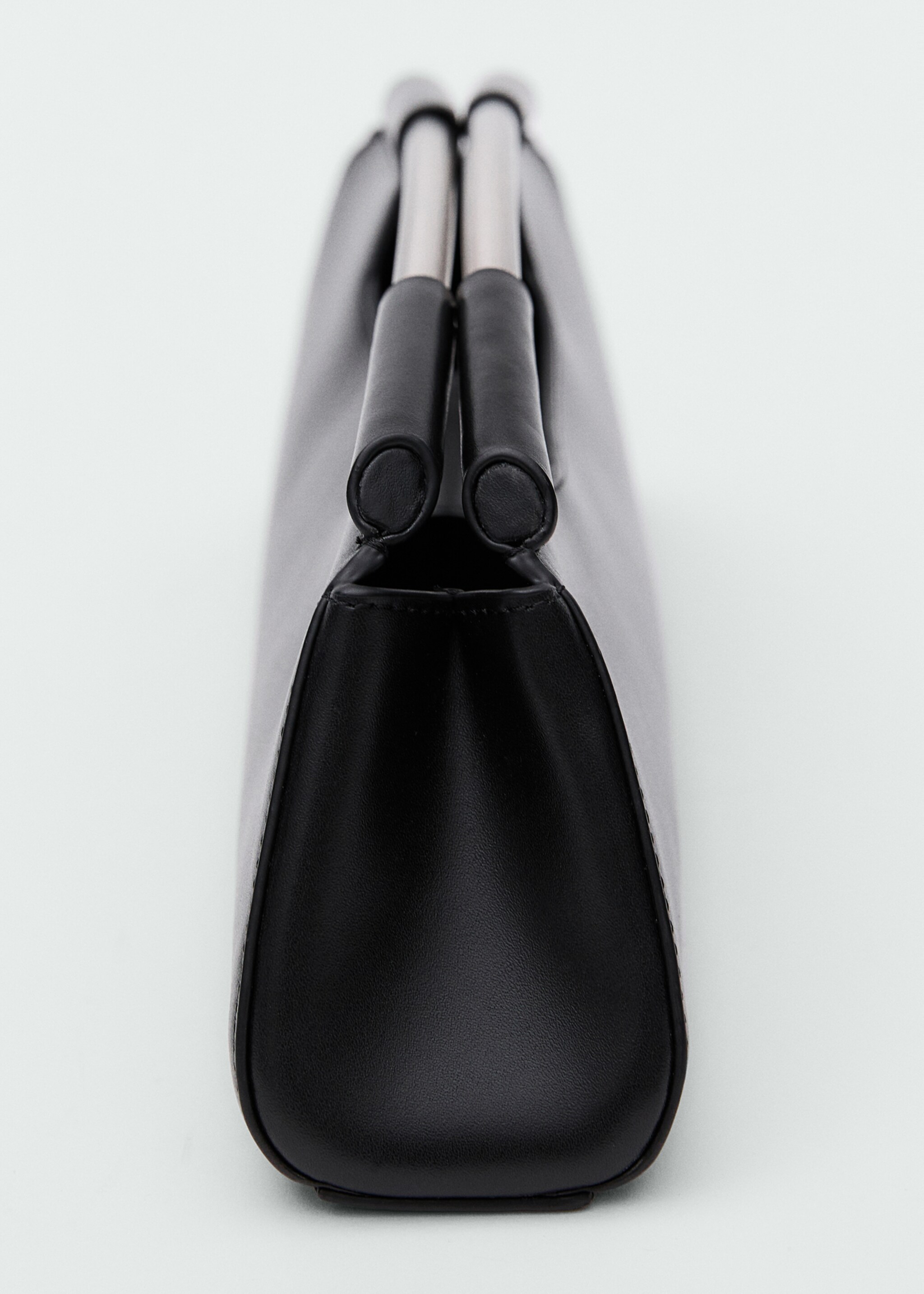 Leather bag with metal handle - Details of the article 2, Black. Ref: 87030449-00.