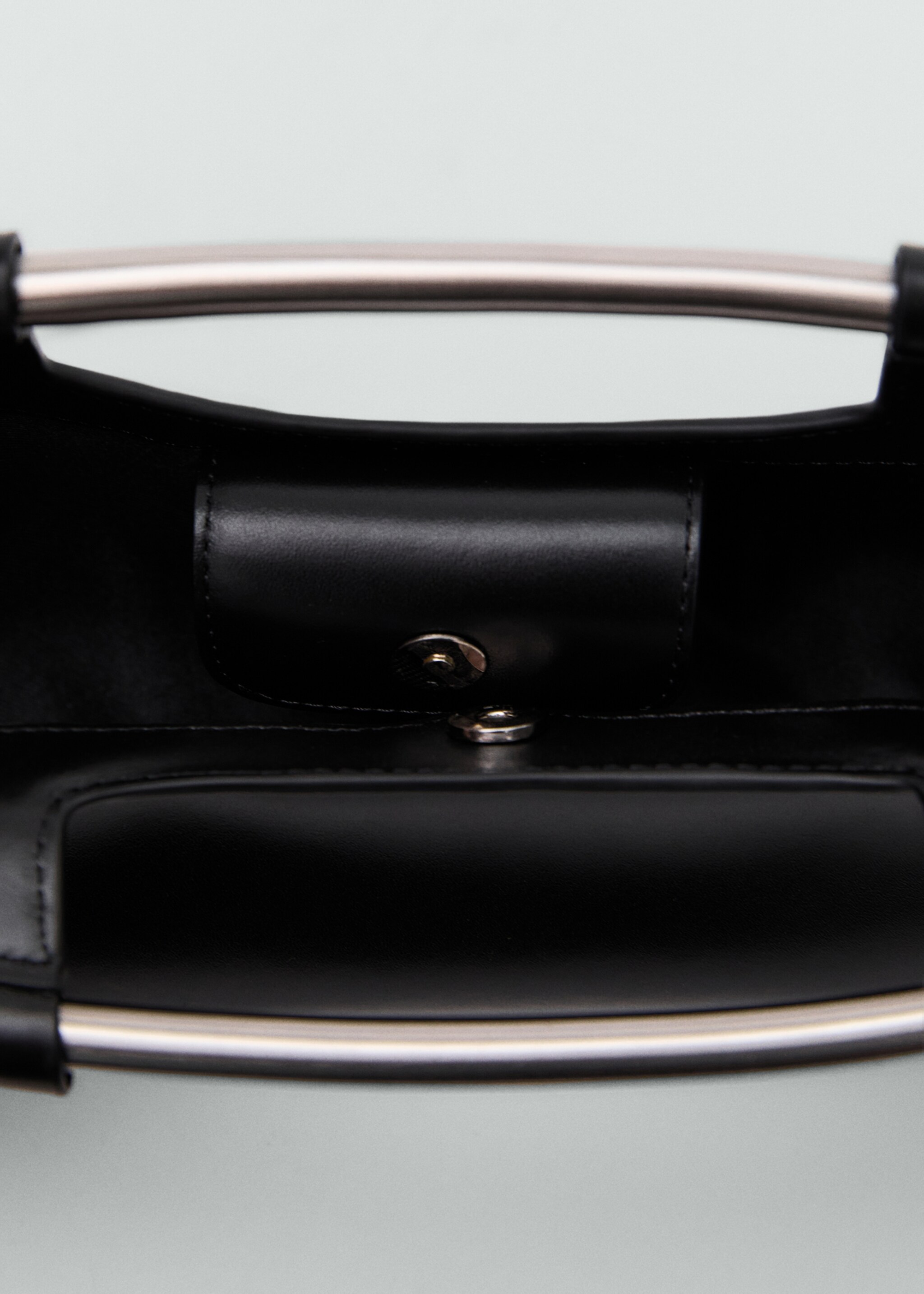 Leather bag with metal handle - Details of the article 3, Black. Ref: 87030449-00.