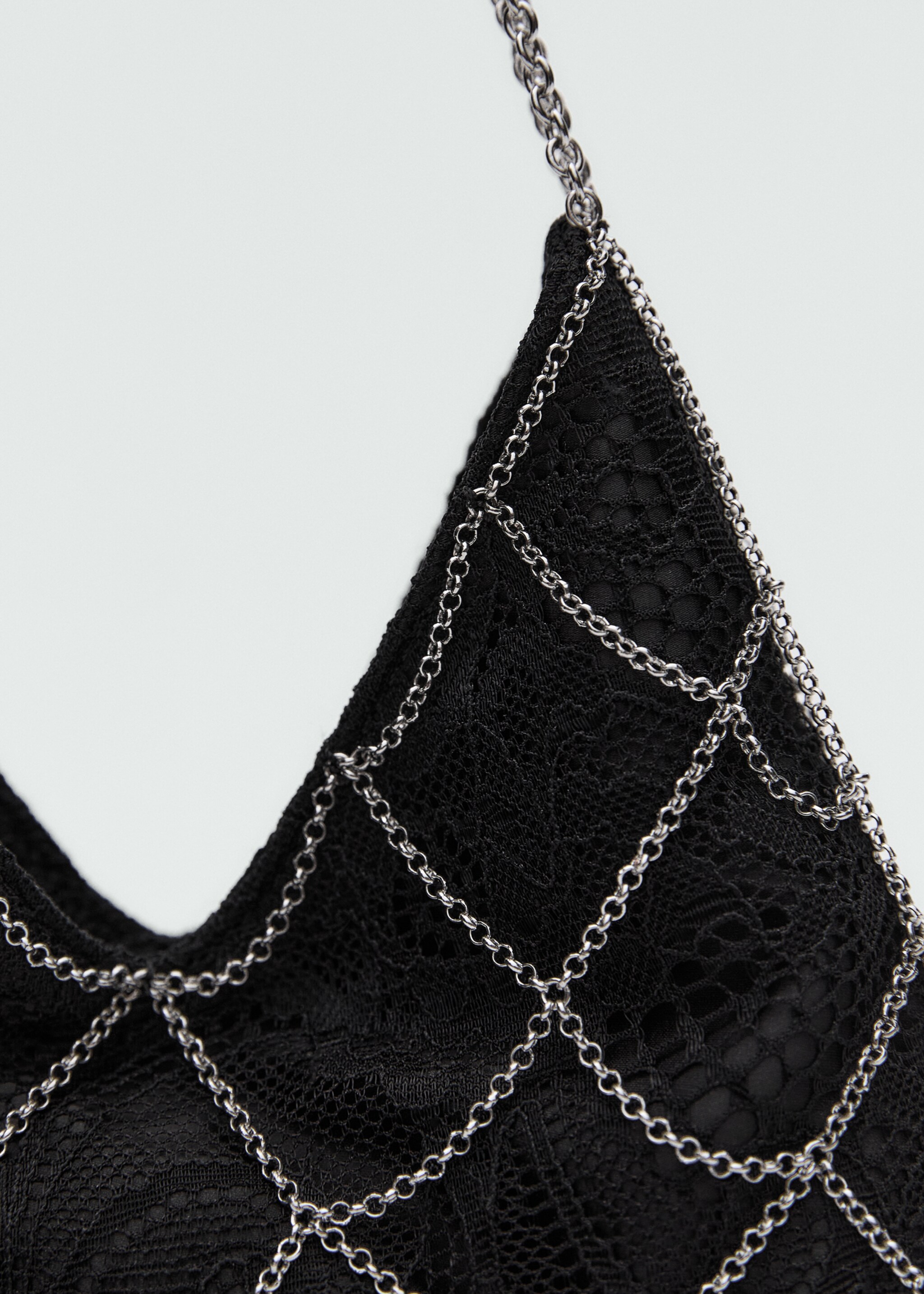 Guipure mesh chain bag - Details of the article 2, Black. Ref: 87030450-00.