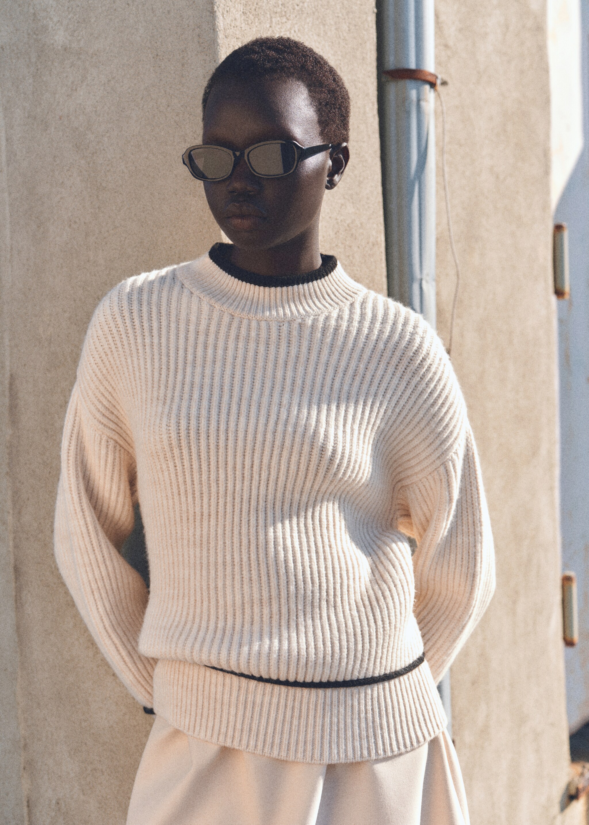 Perkins-neck sweater with contrasting details - Medium plane, Beige. Ref: 87030454-00.