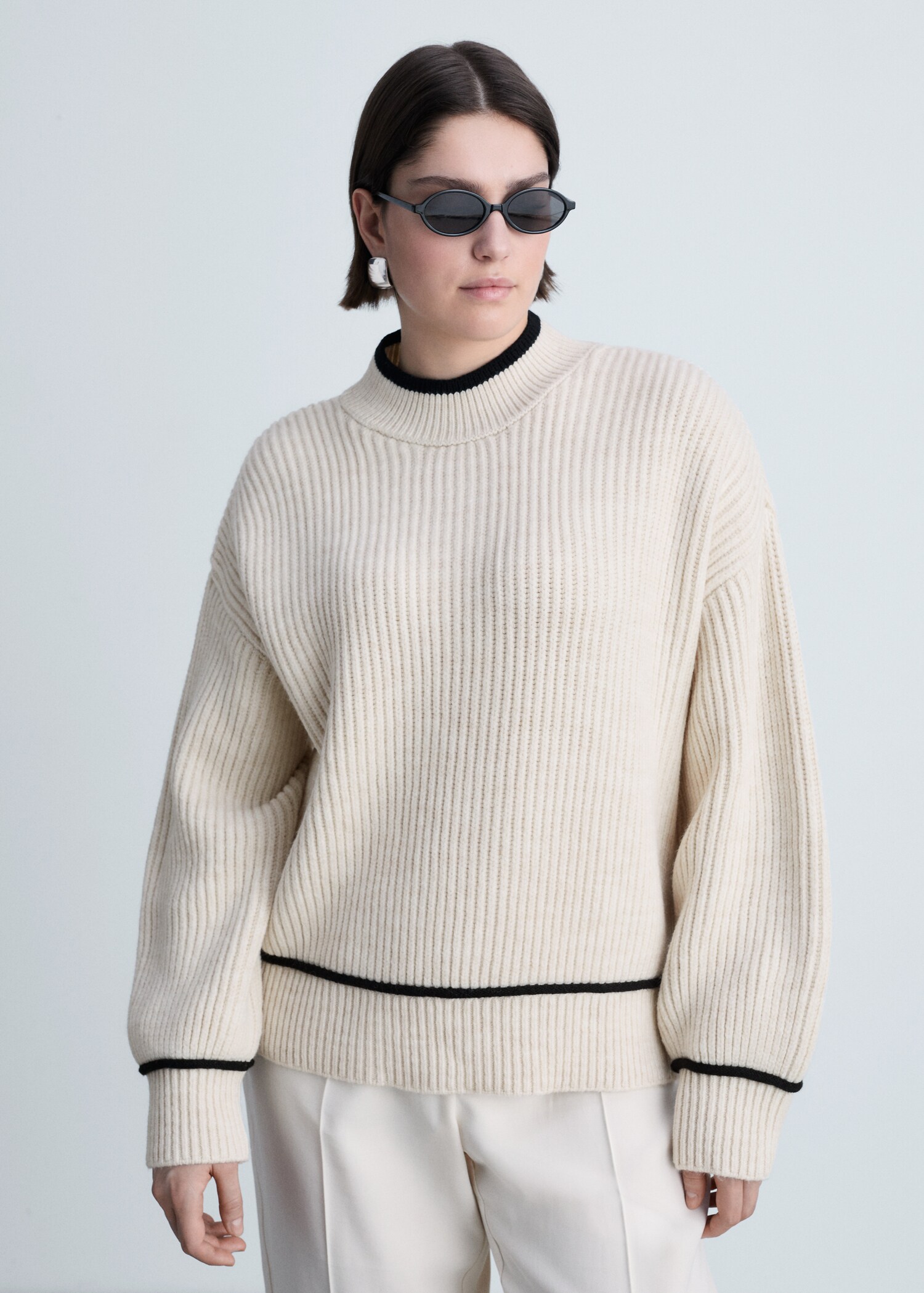 Perkins-neck sweater with contrasting details - Details of the article 5