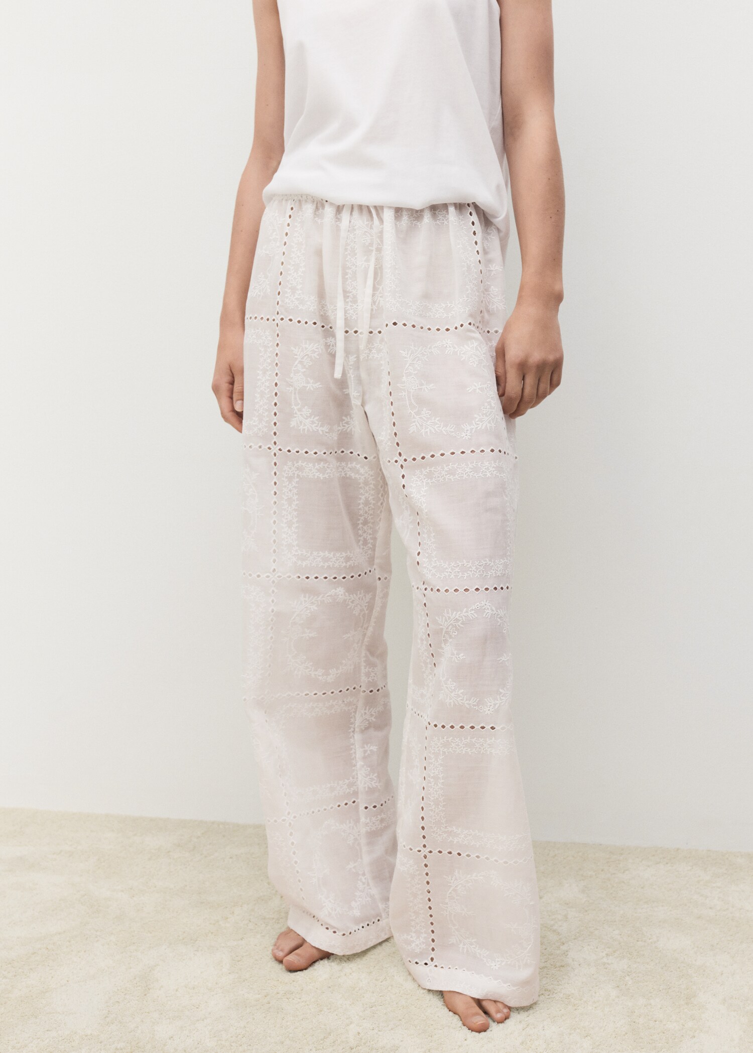 Pantalon 100 % ramie brodé - Plan moyen