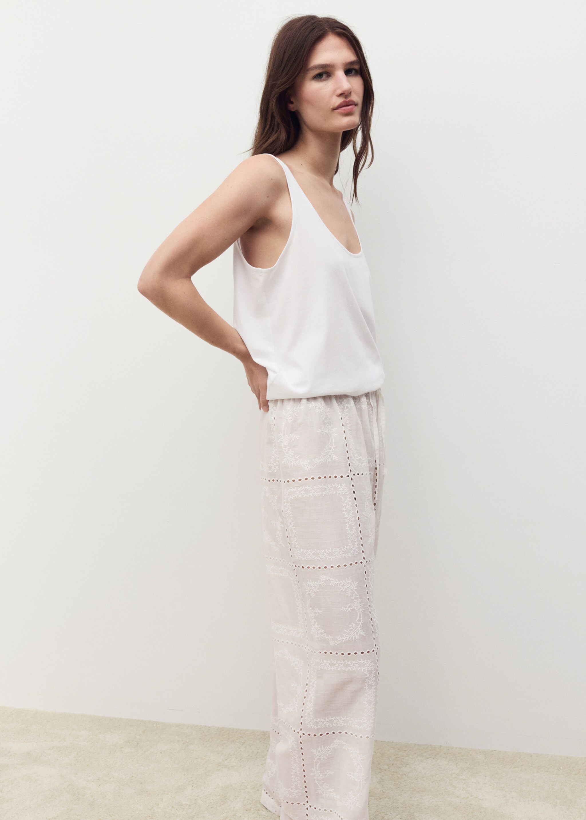 Pantalon 100 % ramie brodé - Détail de l'article 1, Blanc. Ref: 87030459-00.