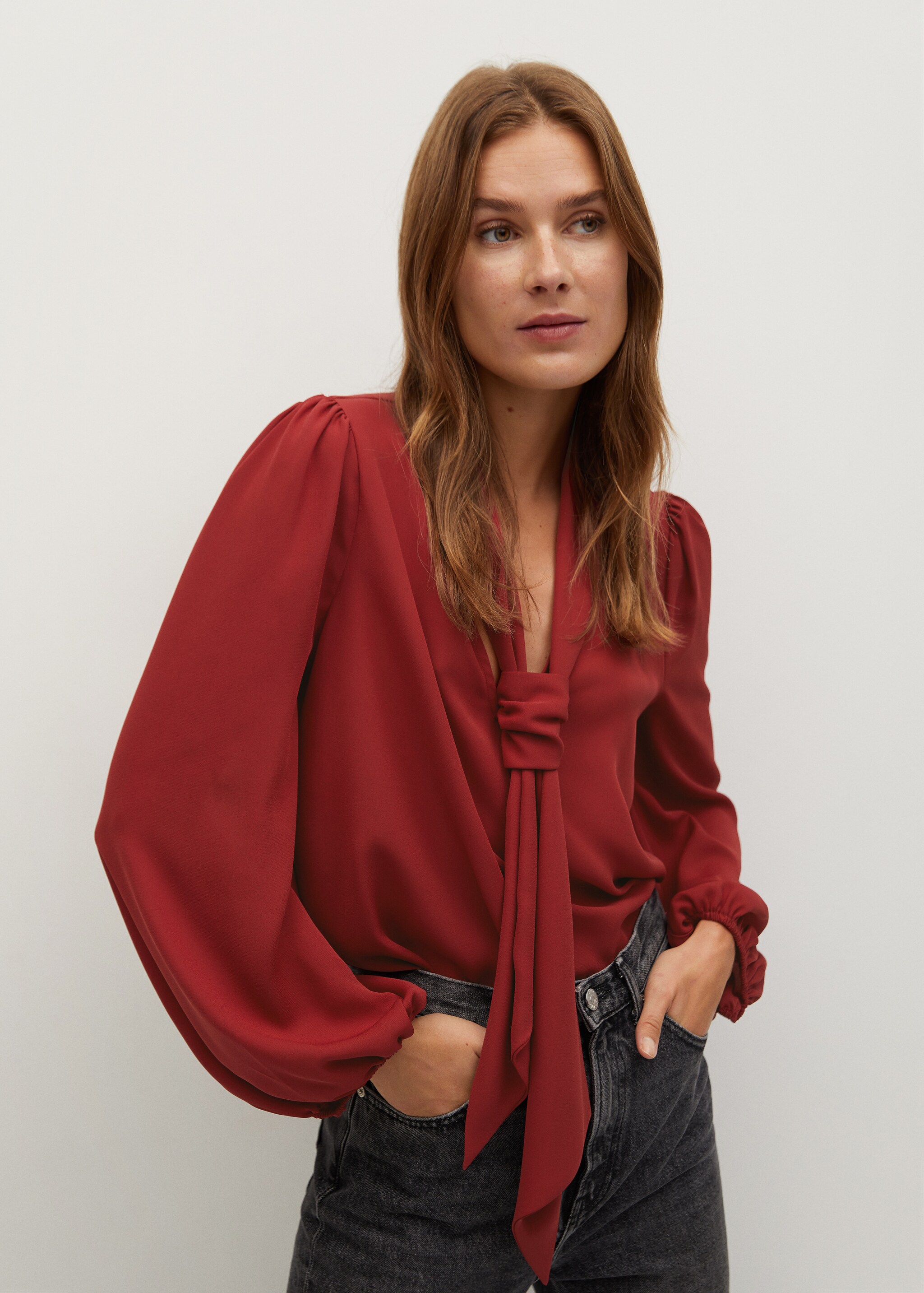 Blusa fluida nudo - Plano medio