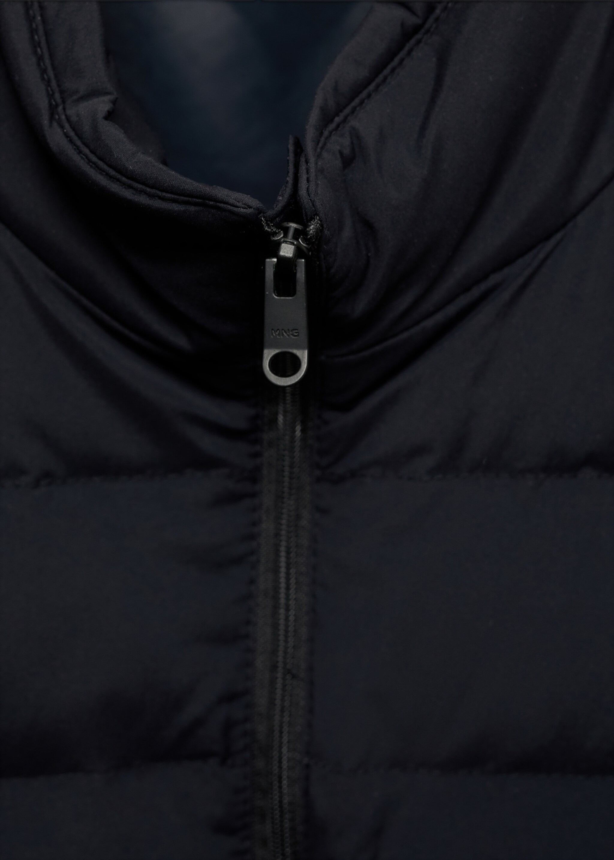 Quilted waistcoat with down and feather filling - Details of the article 8, Dark Navy. Ref: 87030576-00.