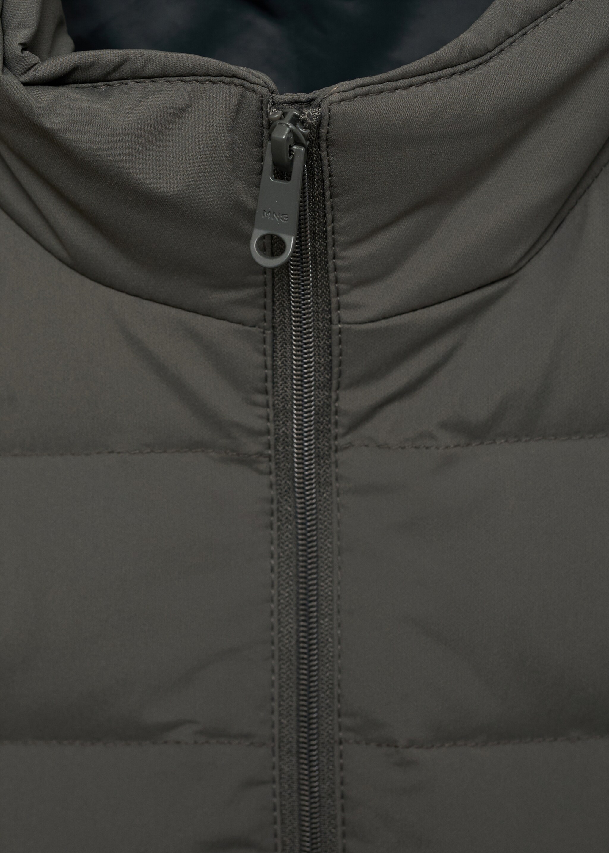 Quilted waistcoat with down and feather filling - Details of the article 8, Grey. Ref: 87030576-00.