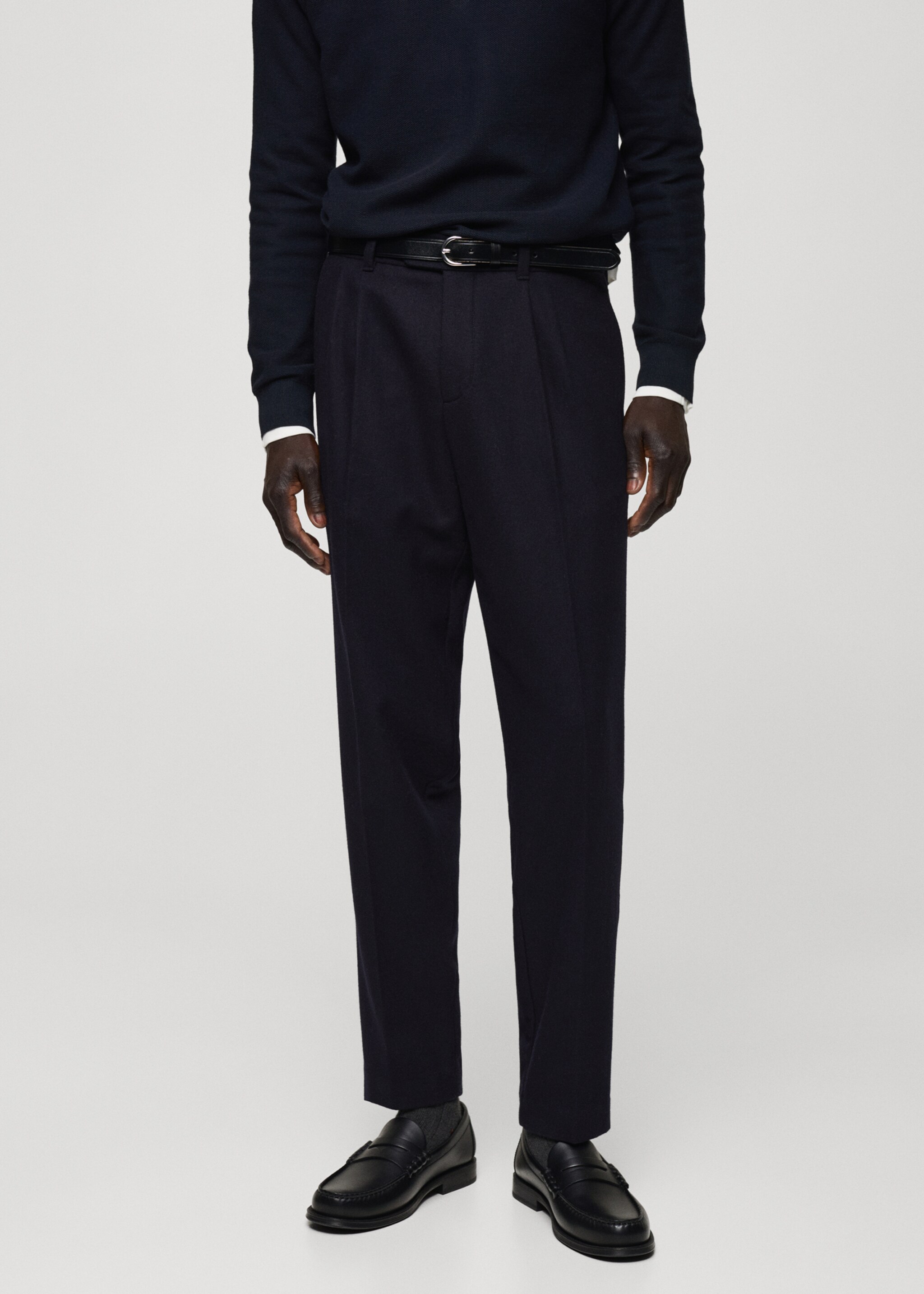 Bundfaltenhose aus Wollflanell - Mittlere Ansicht, Dunkles Marineblau. Ref: 87030577-00.