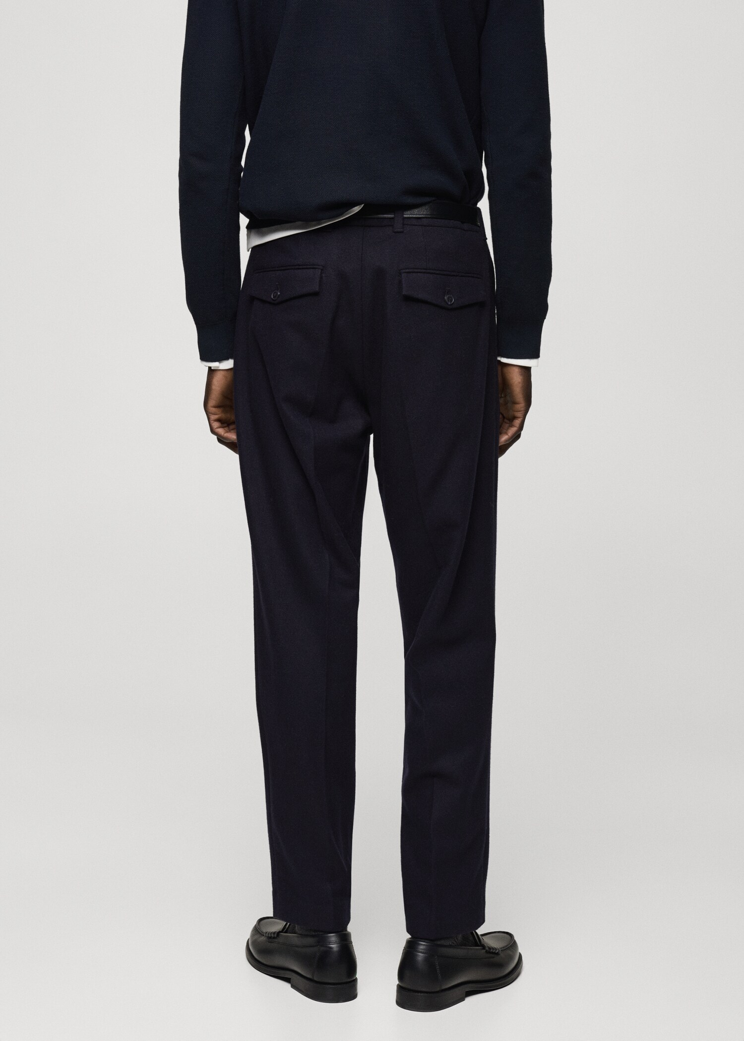 Bundfaltenhose aus Wollflanell - Rückseite des Artikels