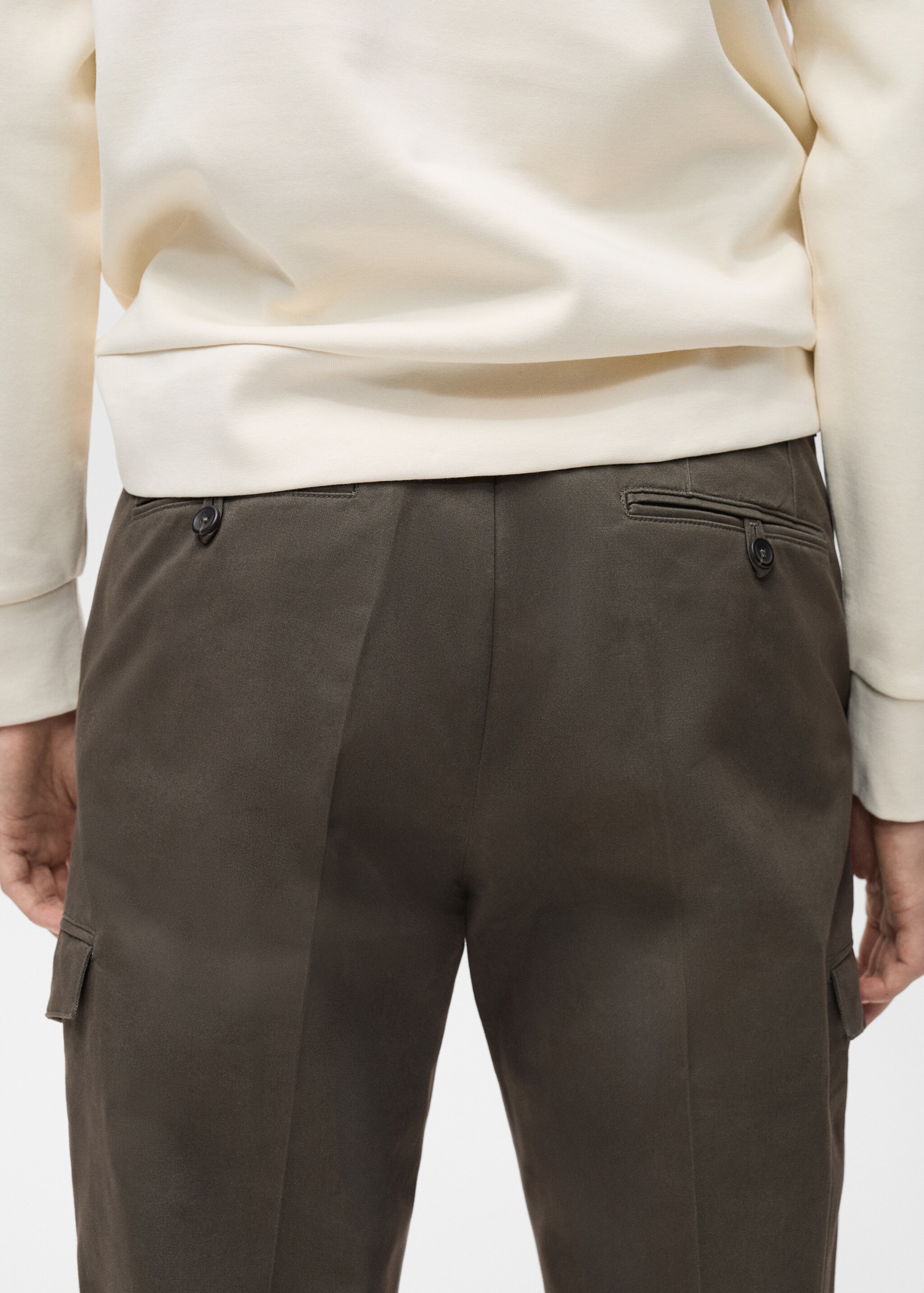 Pantalon cargo coton regular-fit - Détail de l'article 6, Kaki. Ref: 87030580-00.