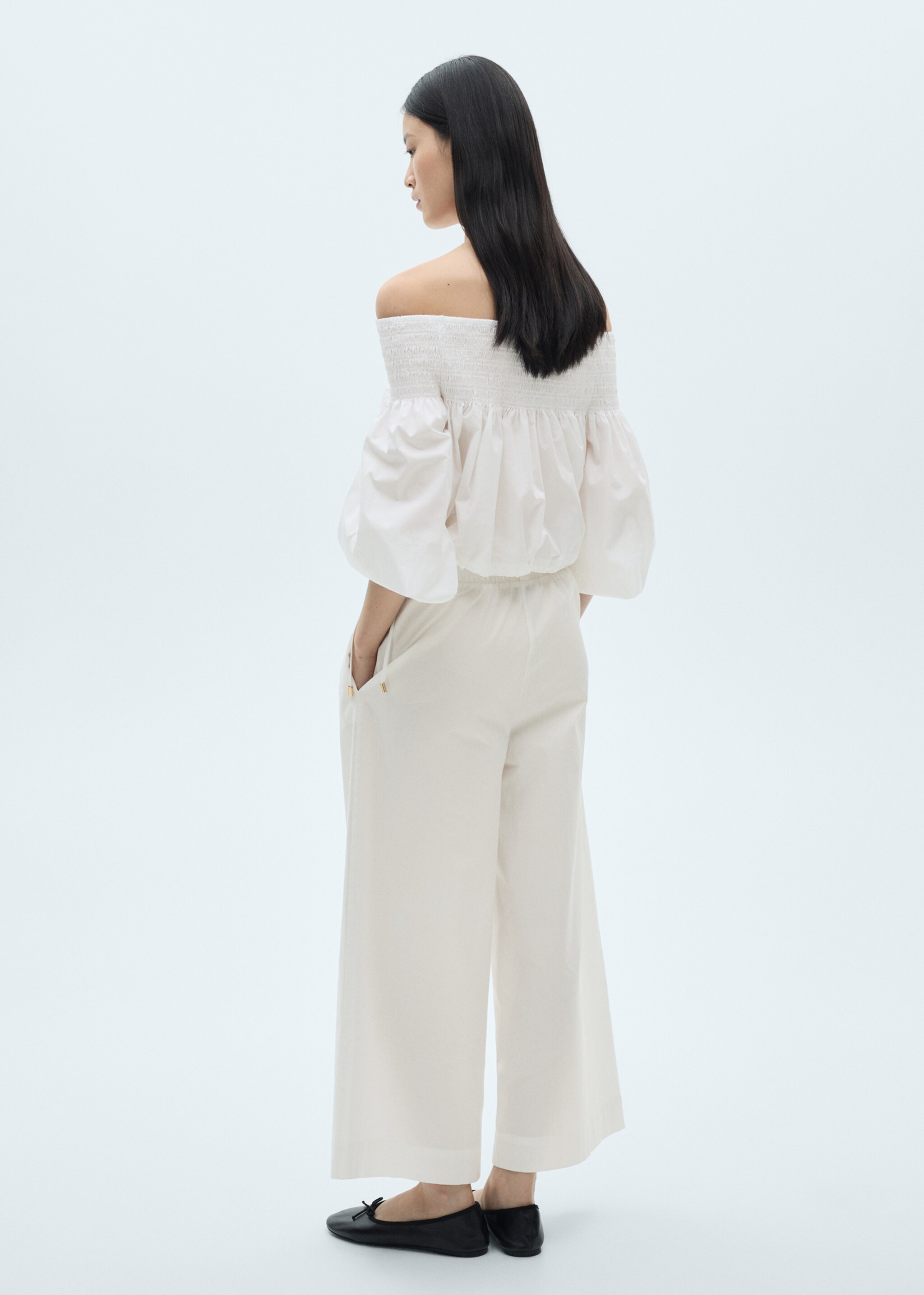 Gathered off-the-shoulder blouse - Reverse of the article, White. Ref: 87030583-00.