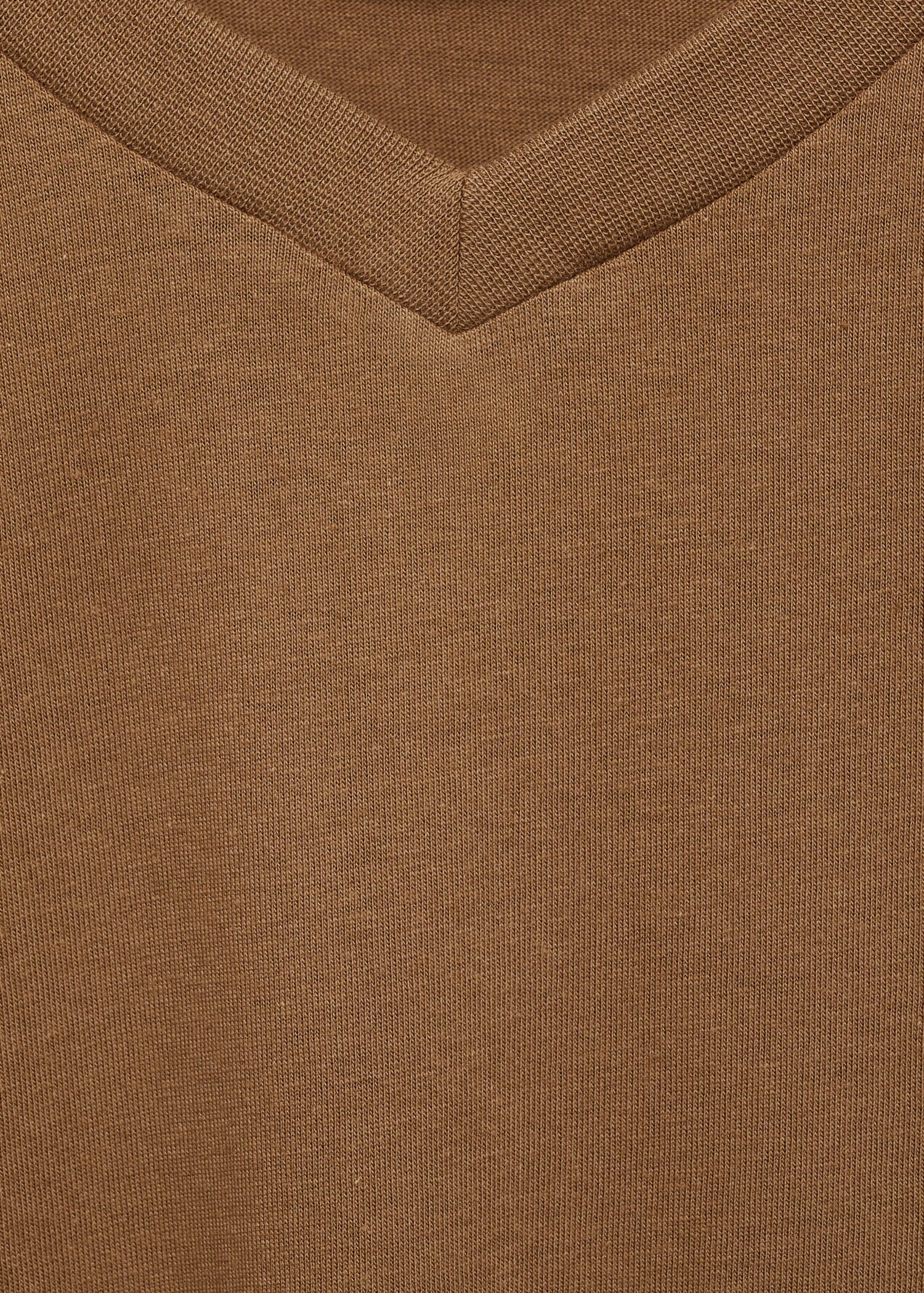 100% cotton slim-fit V-neck t-shirt - Details of the article 8
