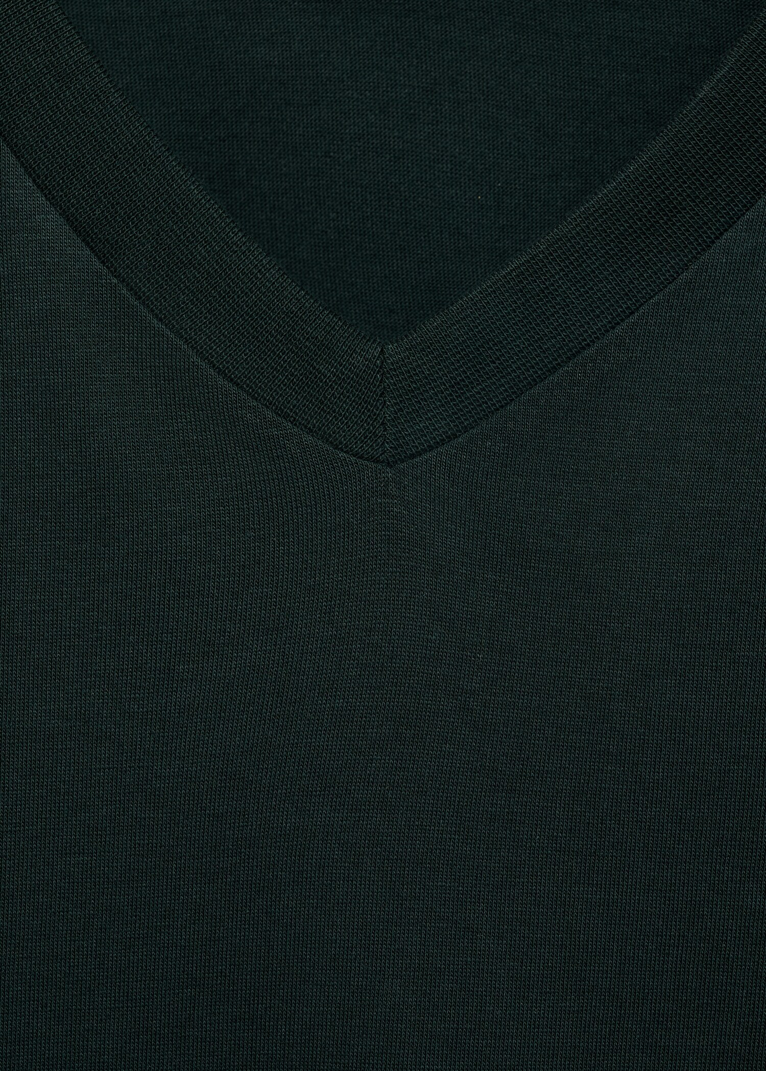 100% cotton slim-fit V-neck t-shirt - Details of the article 8